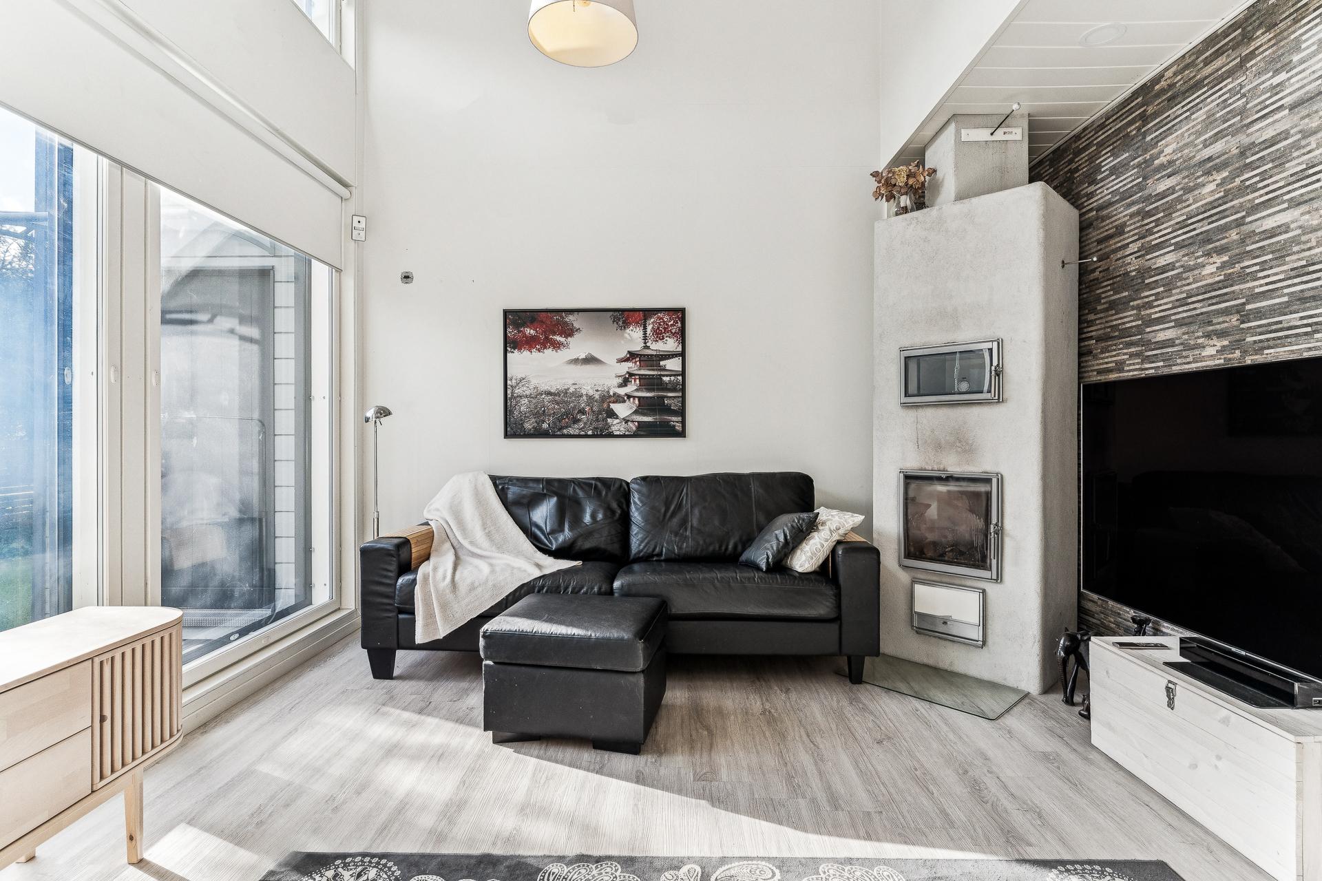 Iivarintie 15, Puistola, Helsinki