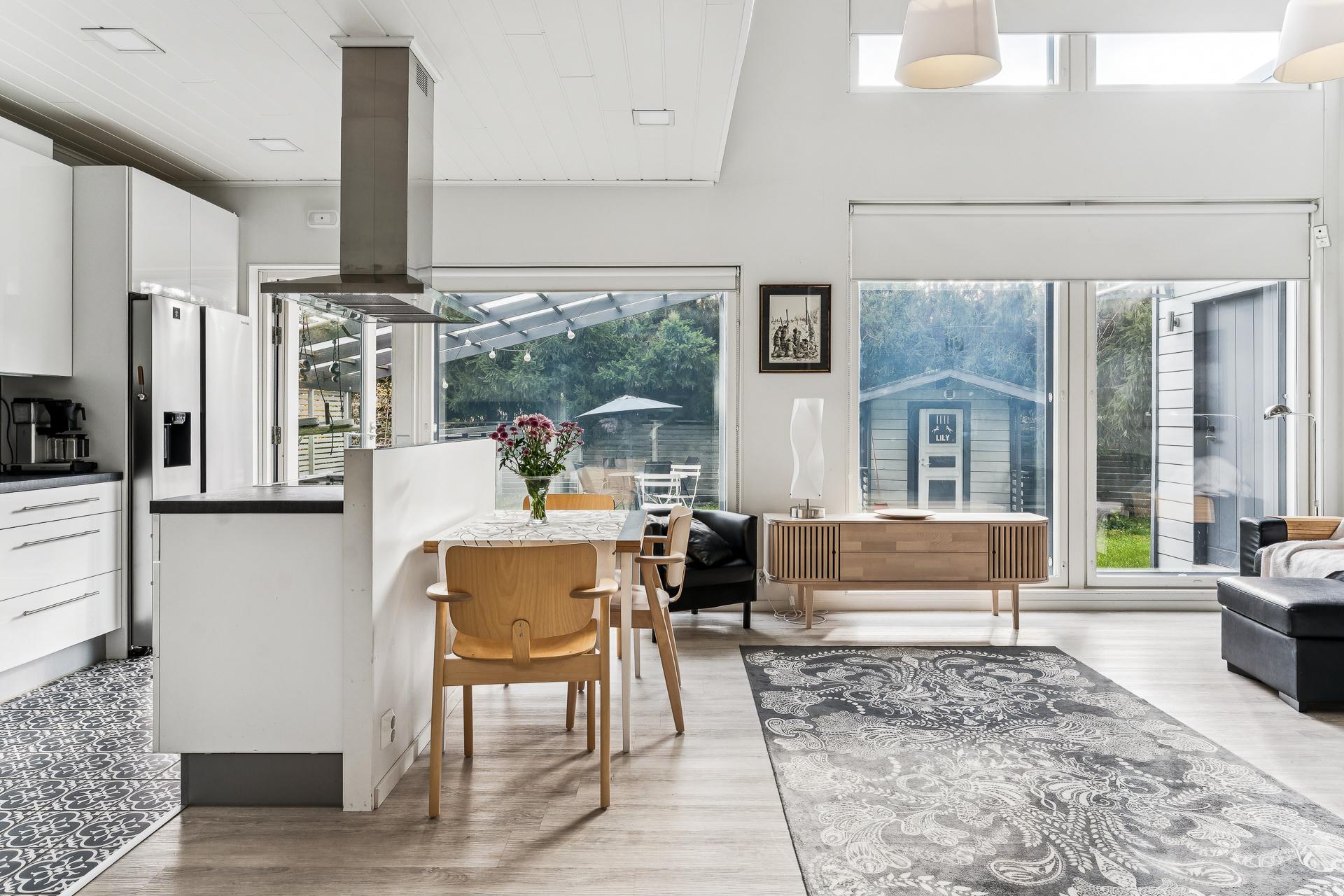 Iivarintie 15, Puistola, Helsinki