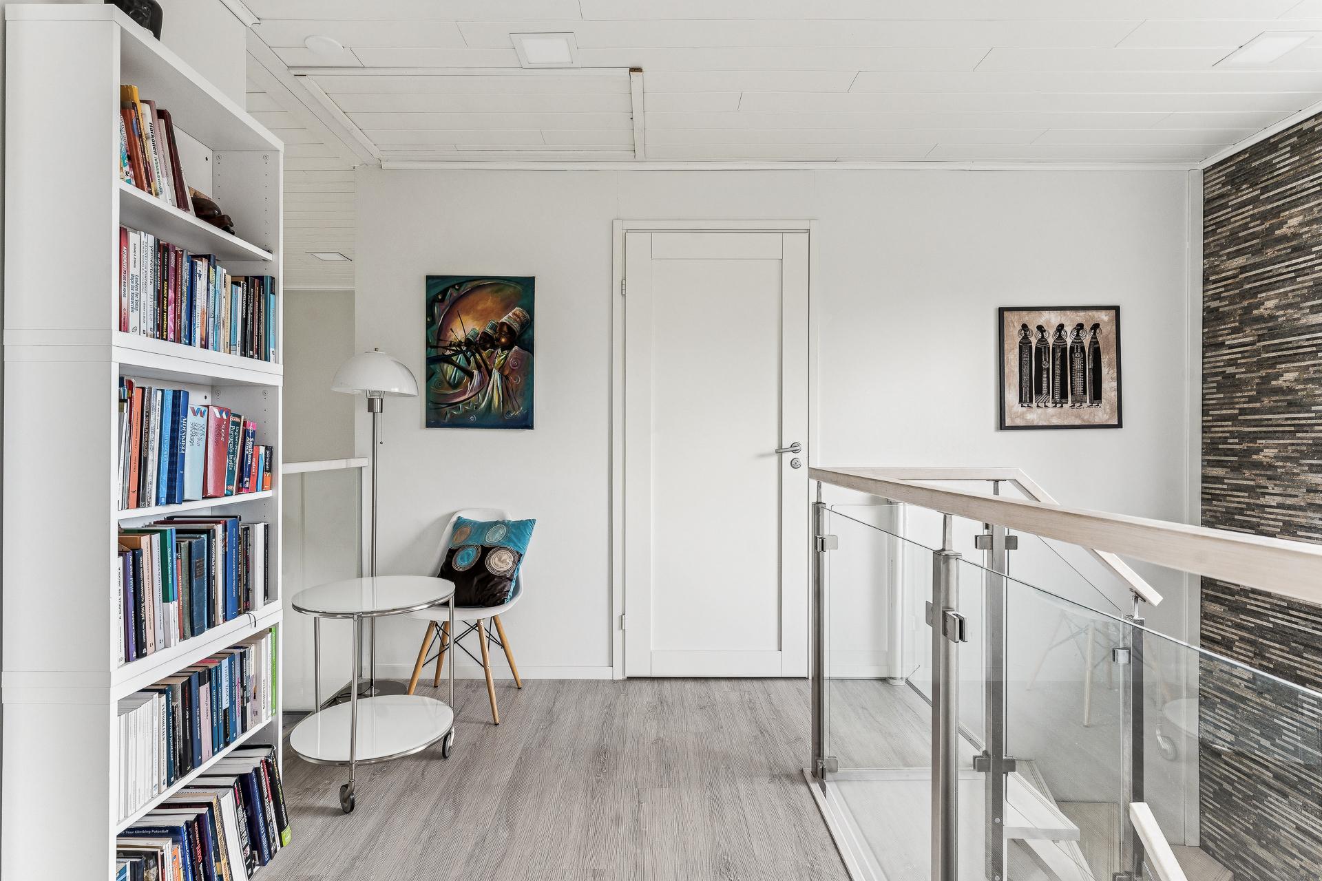 Iivarintie 15, Puistola, Helsinki