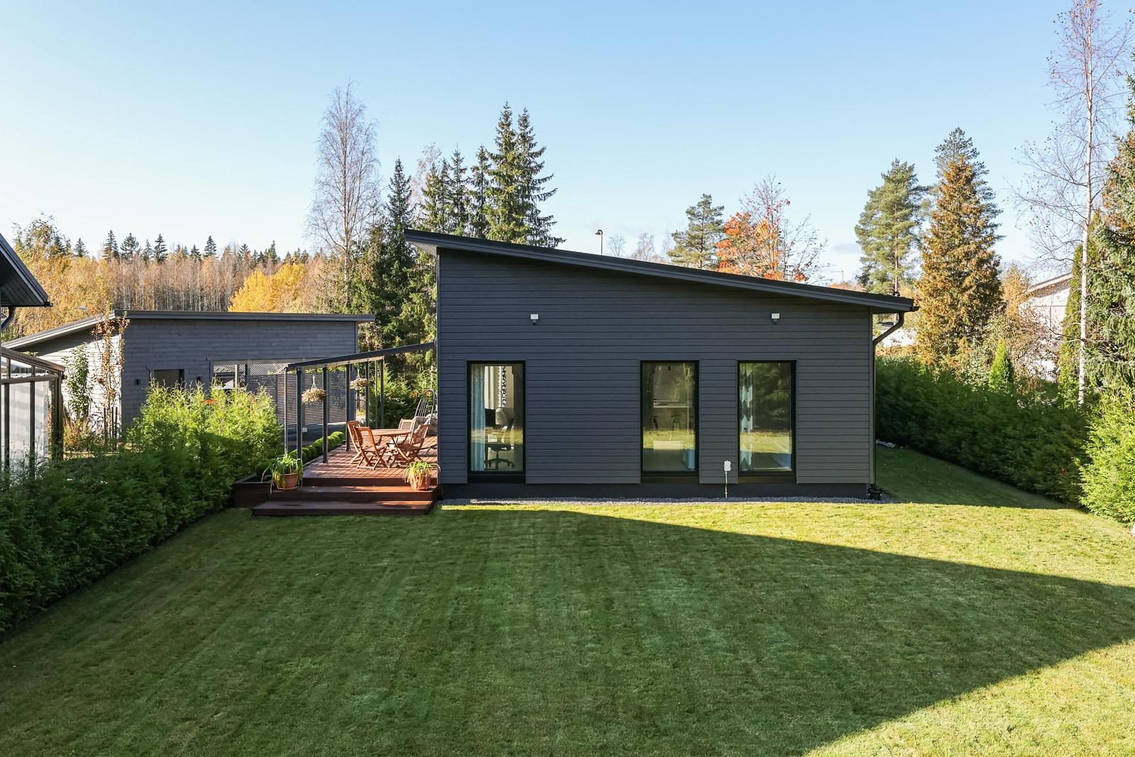 Valajankatu 7, Vasarapuisto, Järvenpää