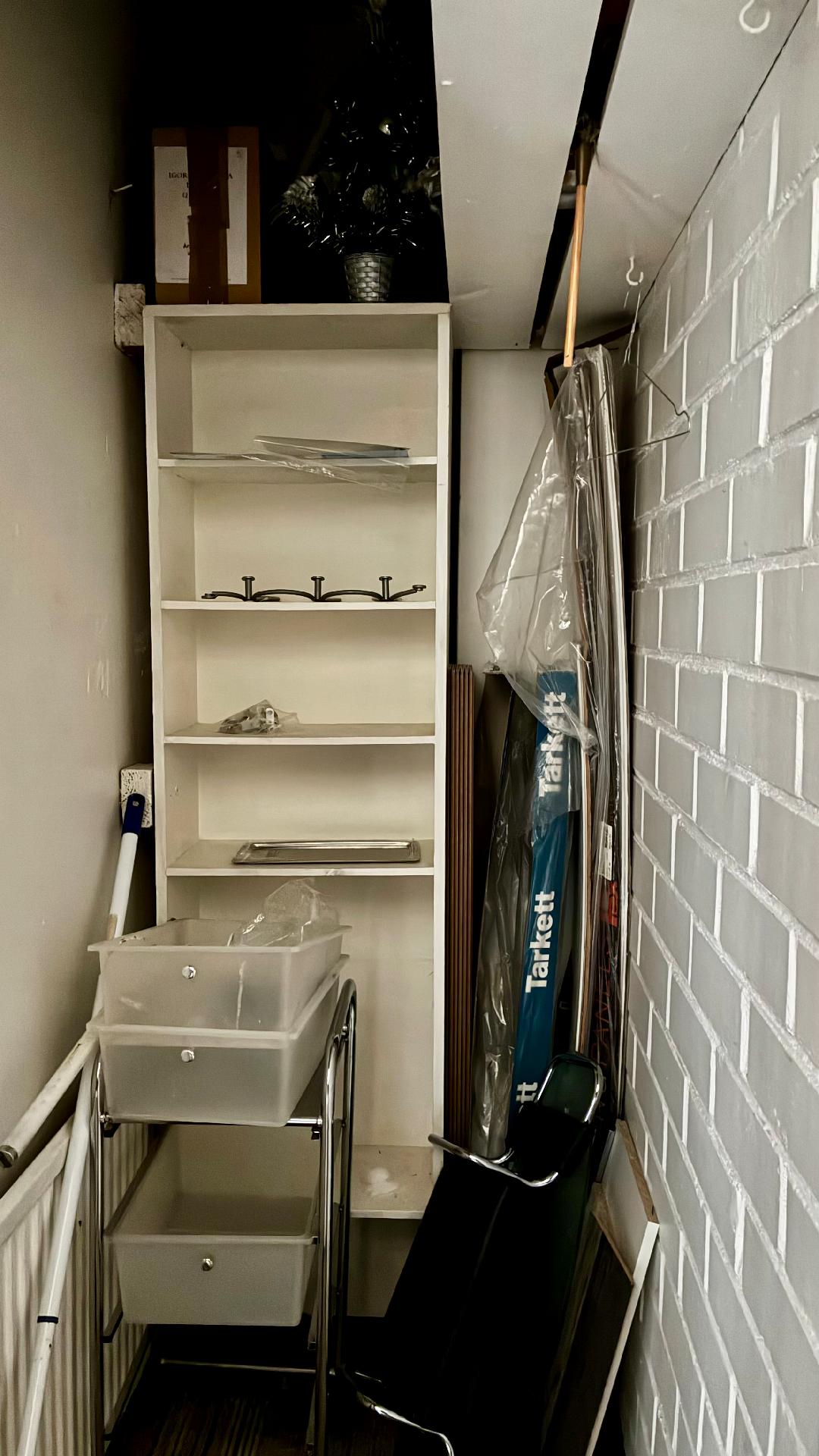 Siivous-/varastokomero