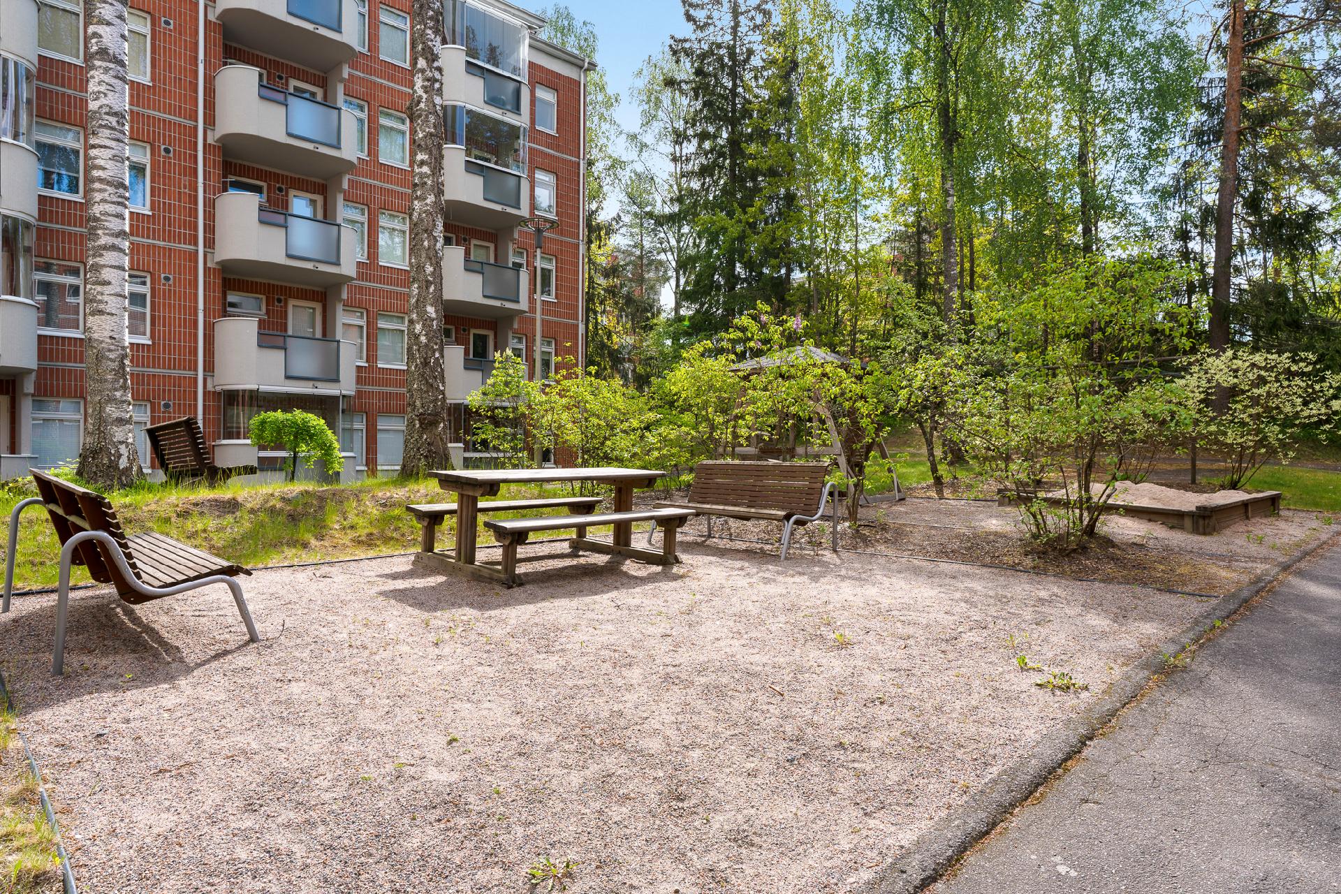 Kiulukkapolku 4, Pähkinärinne, Vantaa