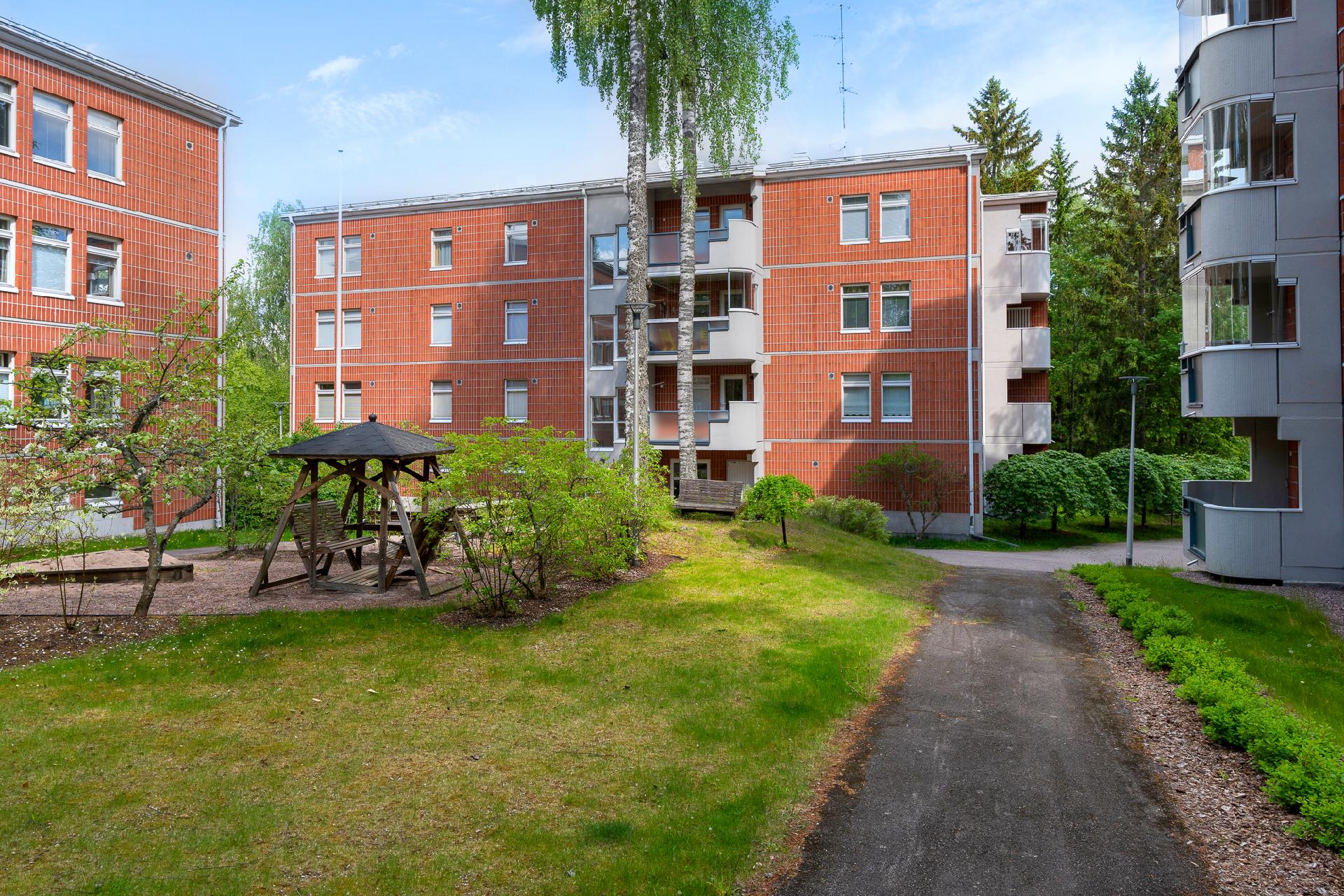 Kiulukkapolku 4, Pähkinärinne, Vantaa