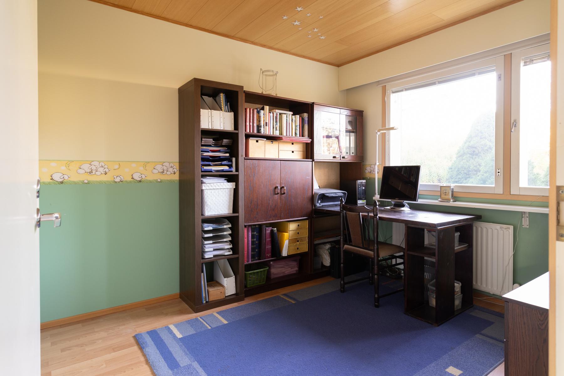 Makuuhuone 2 (jossa myös vaatehuone)