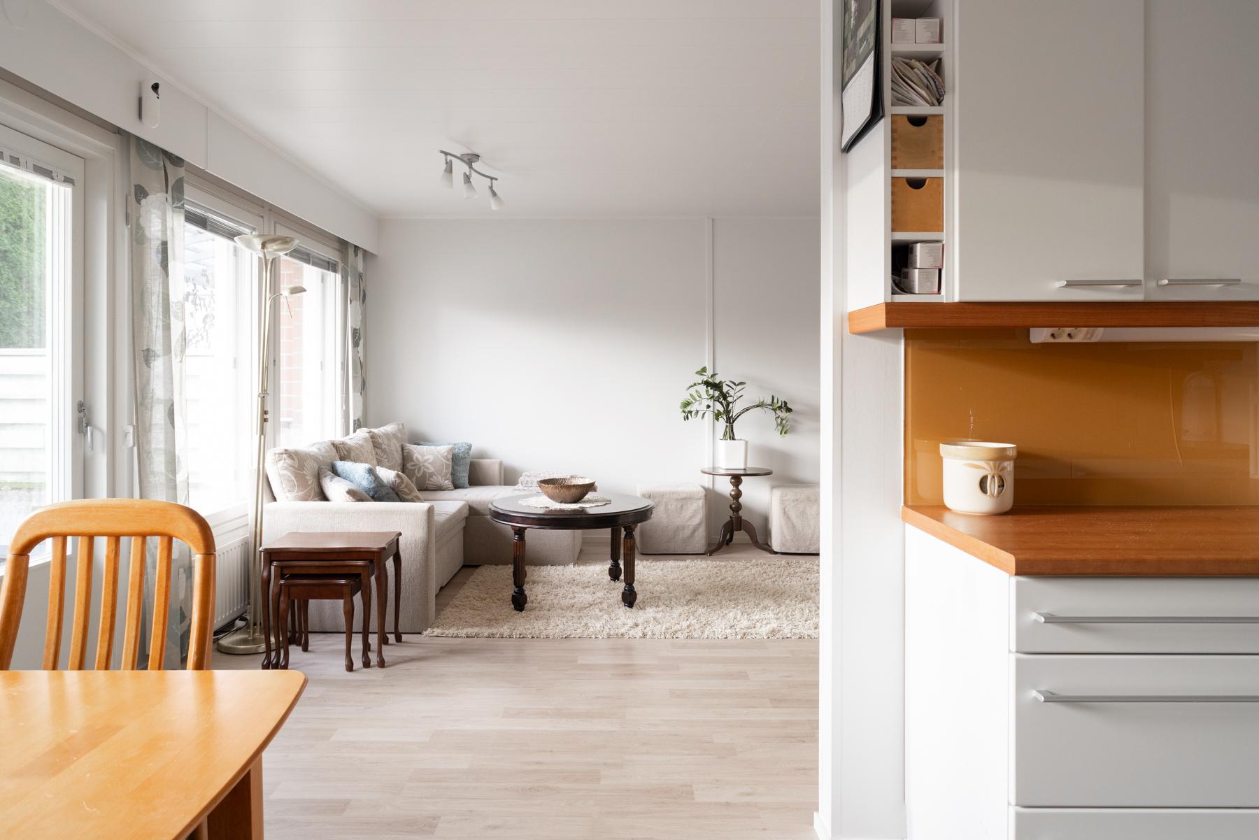 Keittiöstä olohuoneeseen