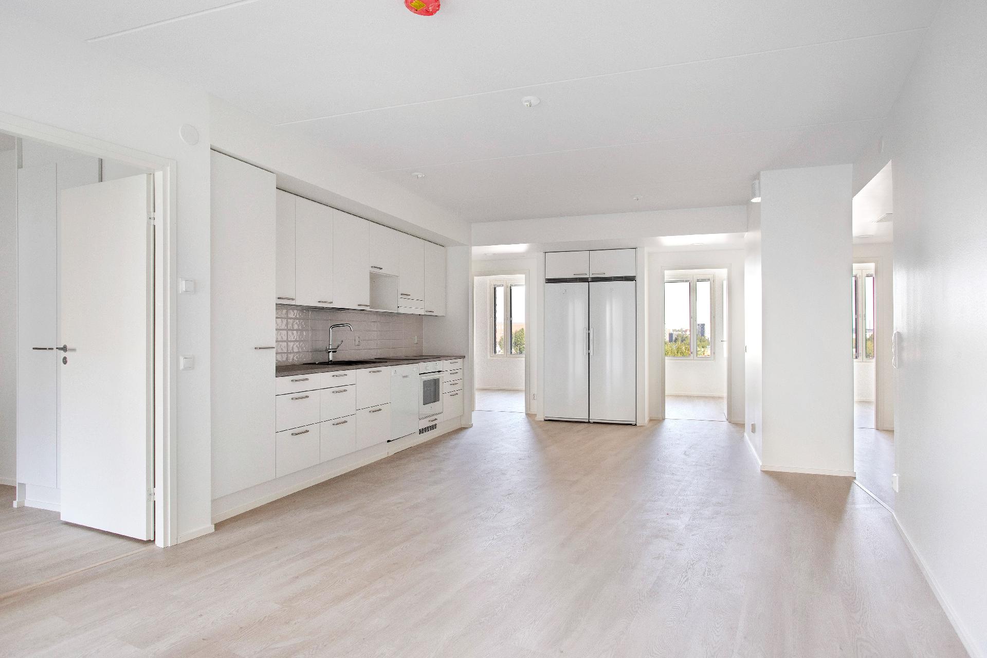 Olohuone ja yksi makuuhuone sisäpihan puolella