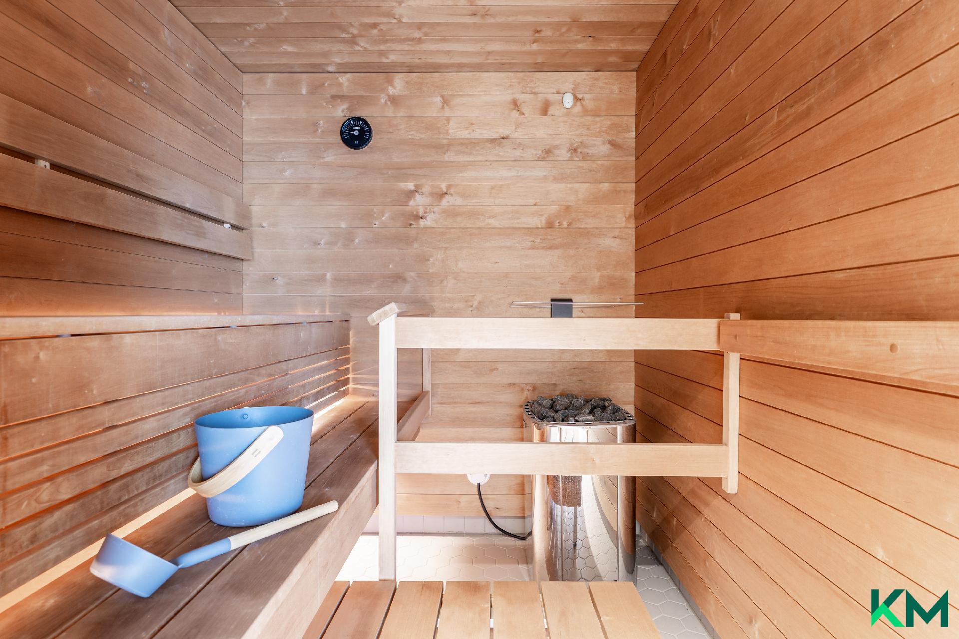 Yhtiön kattotason saunaosasto