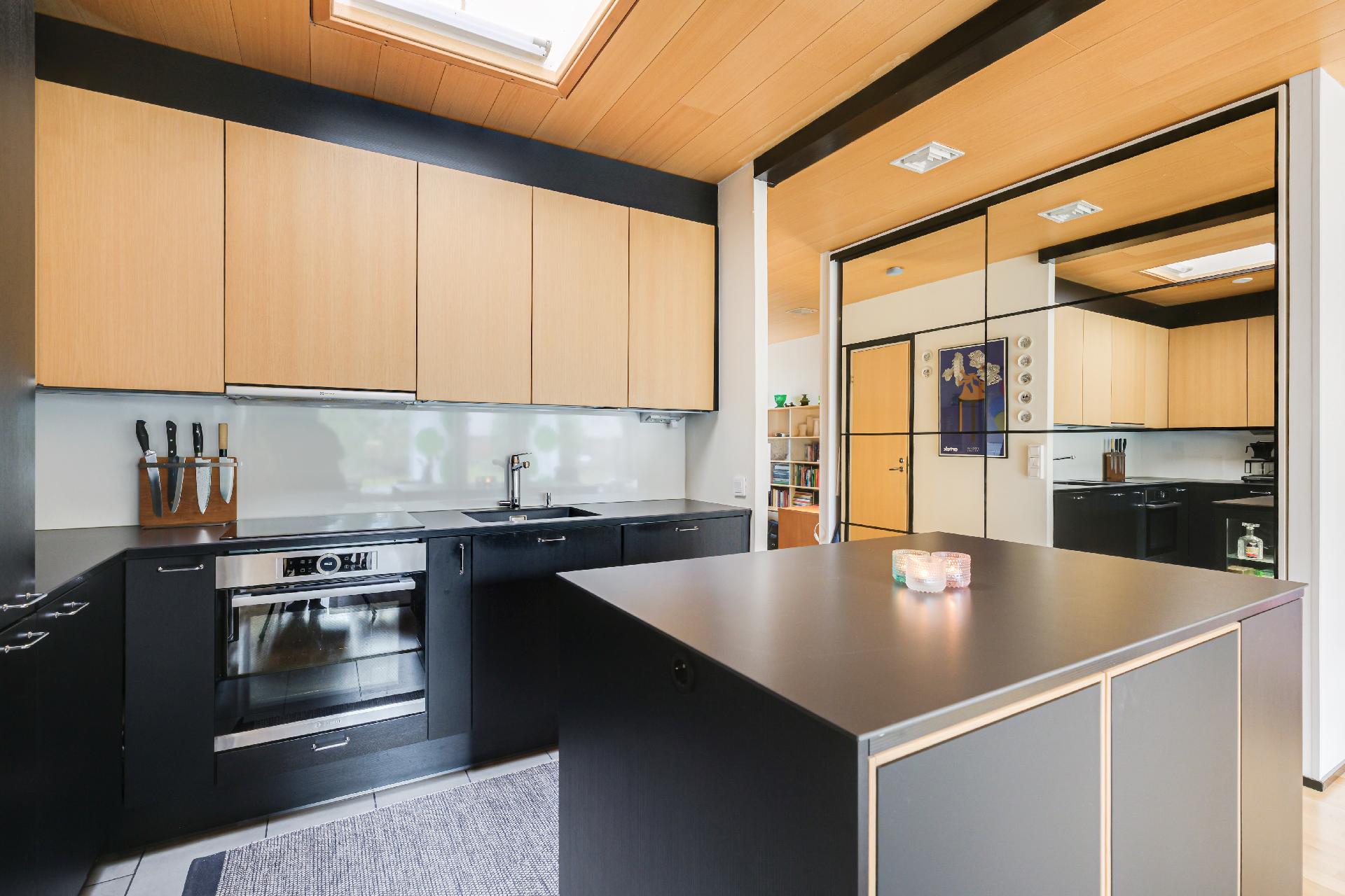 Lauri Mikonpojan tie 19, Laajasalo, Helsinki