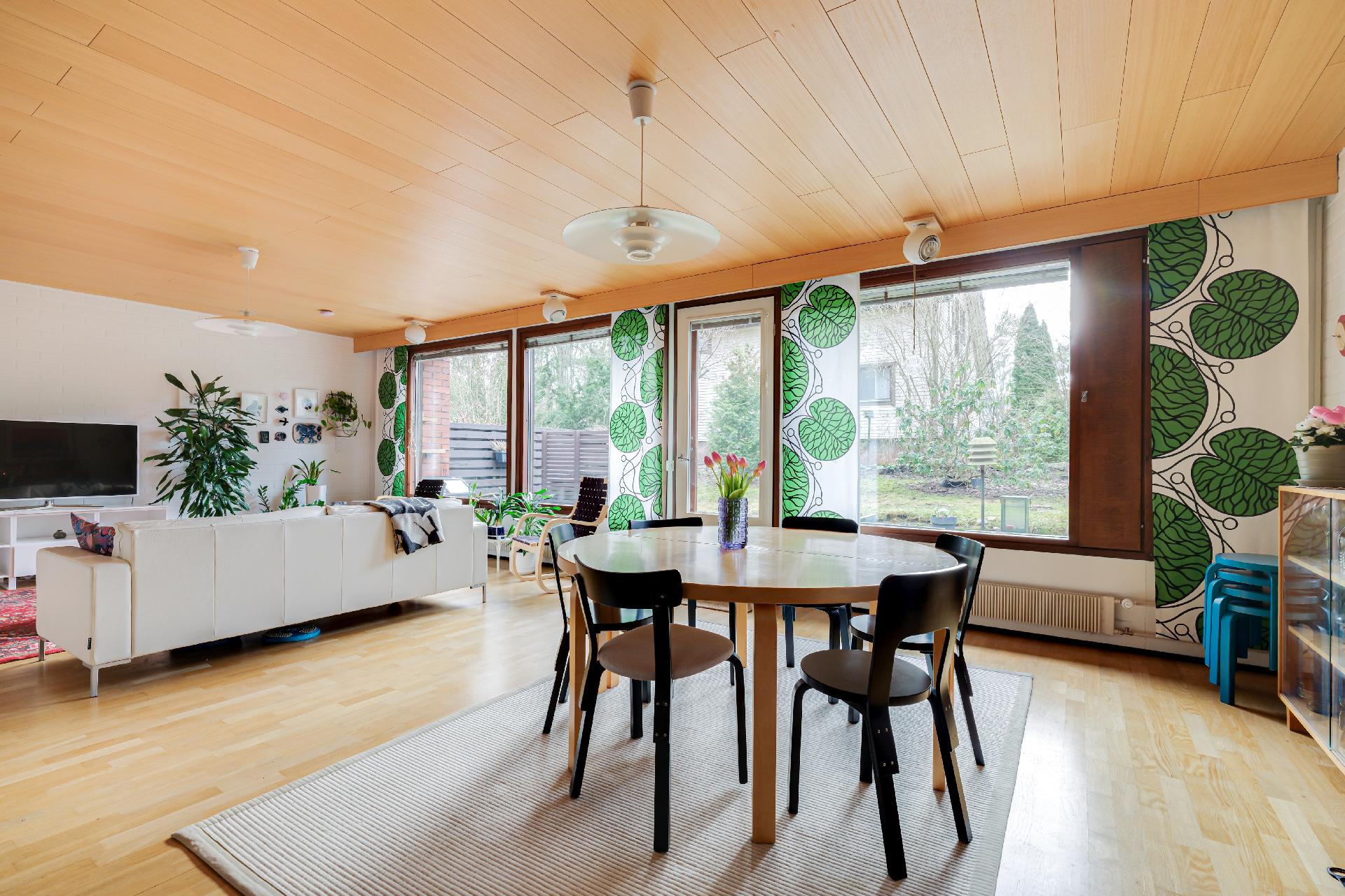 Lauri Mikonpojan tie 19, Laajasalo, Helsinki