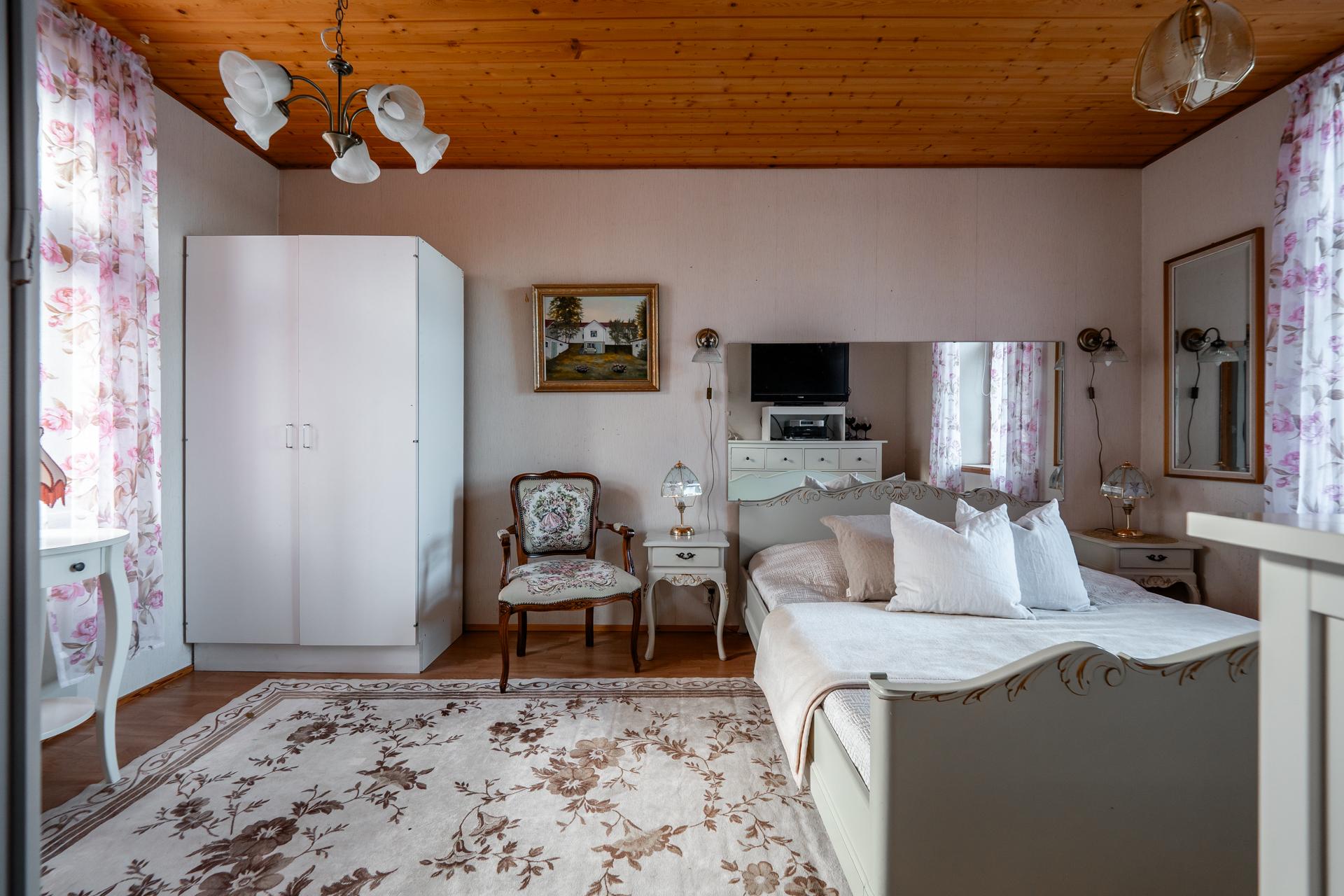 Alakatu 10, Hamina, Ii