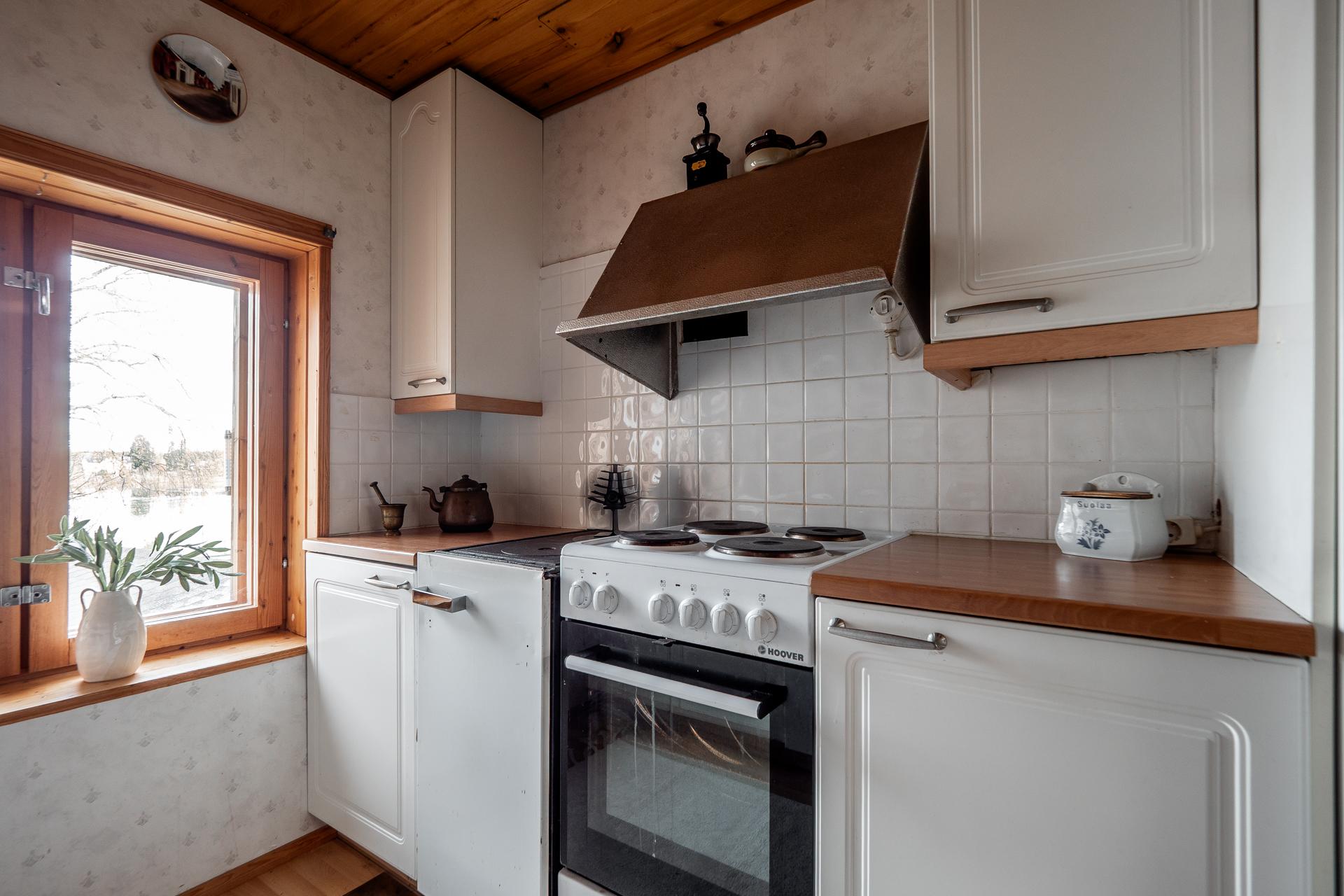 Alakatu 10, Hamina, Ii