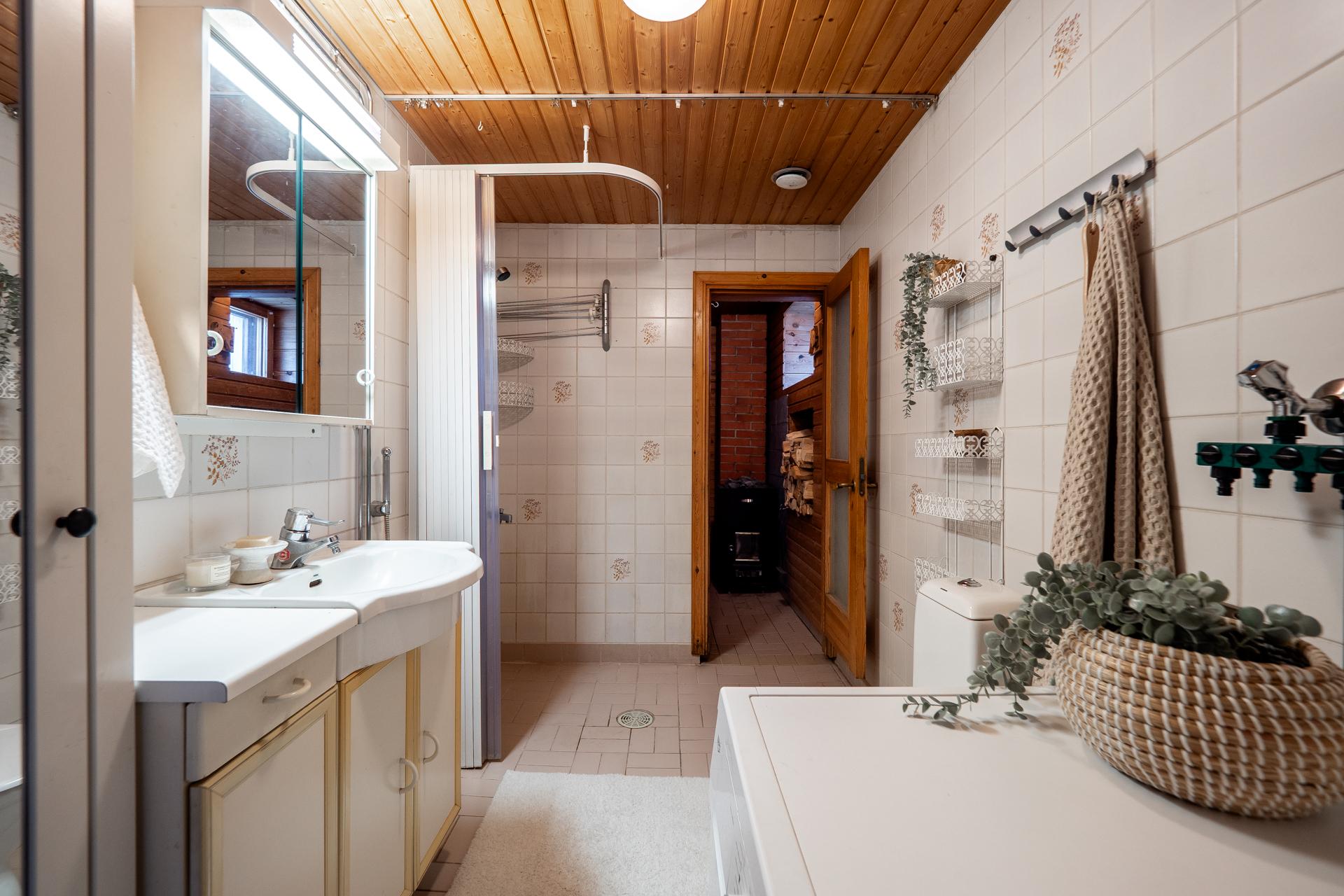 Alakatu 10, Hamina, Ii