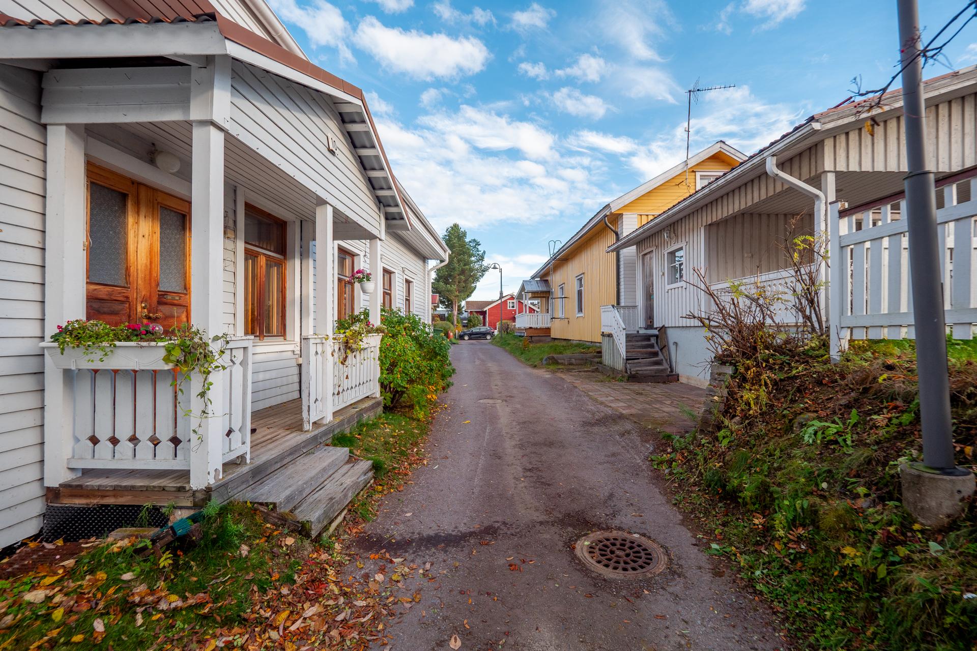 Alakatu 10, Hamina, Ii