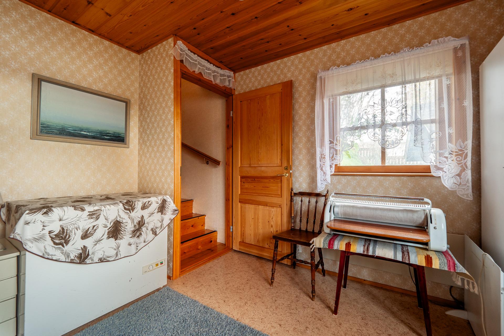 Alakatu 10, Hamina, Ii