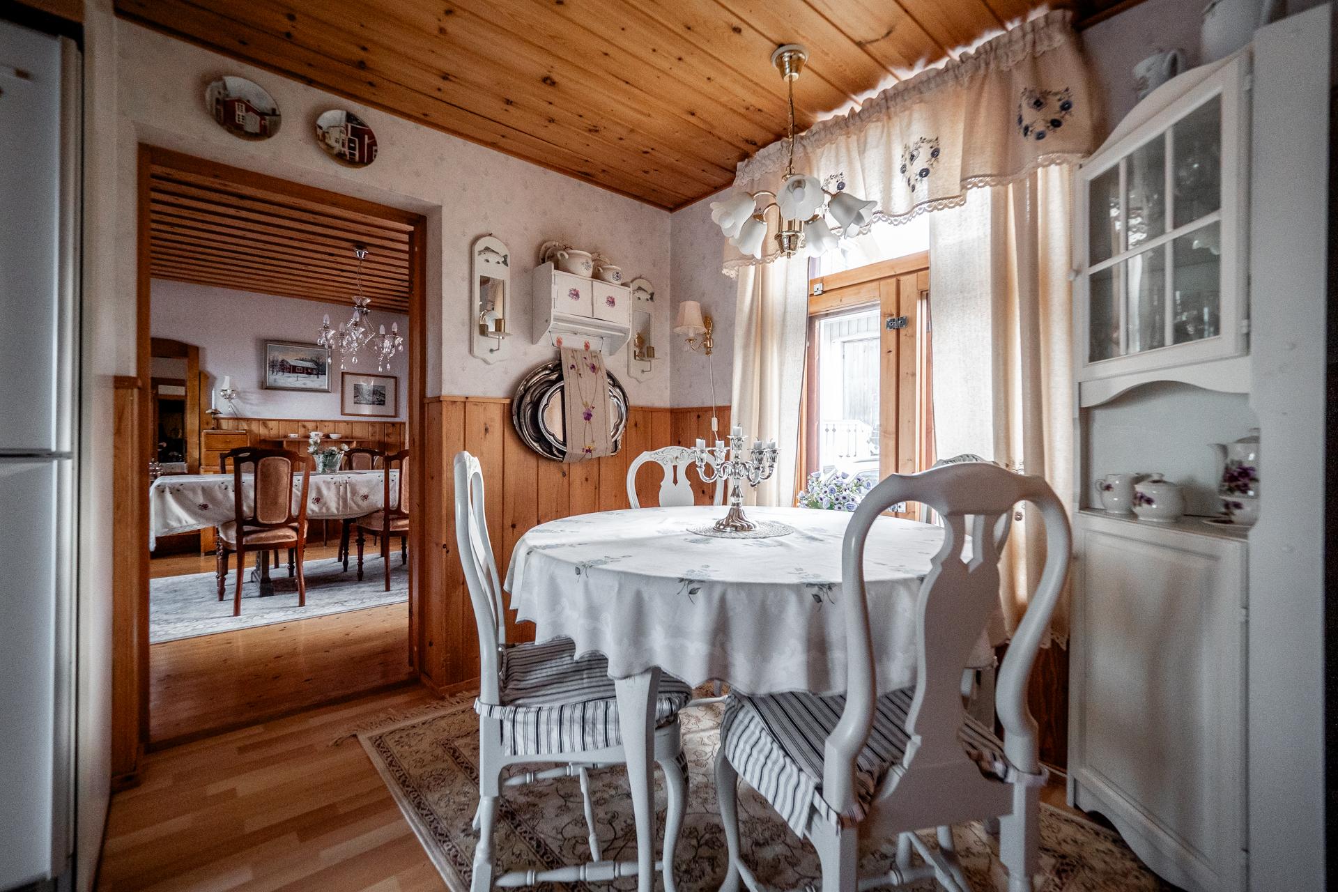 Alakatu 10, Hamina, Ii