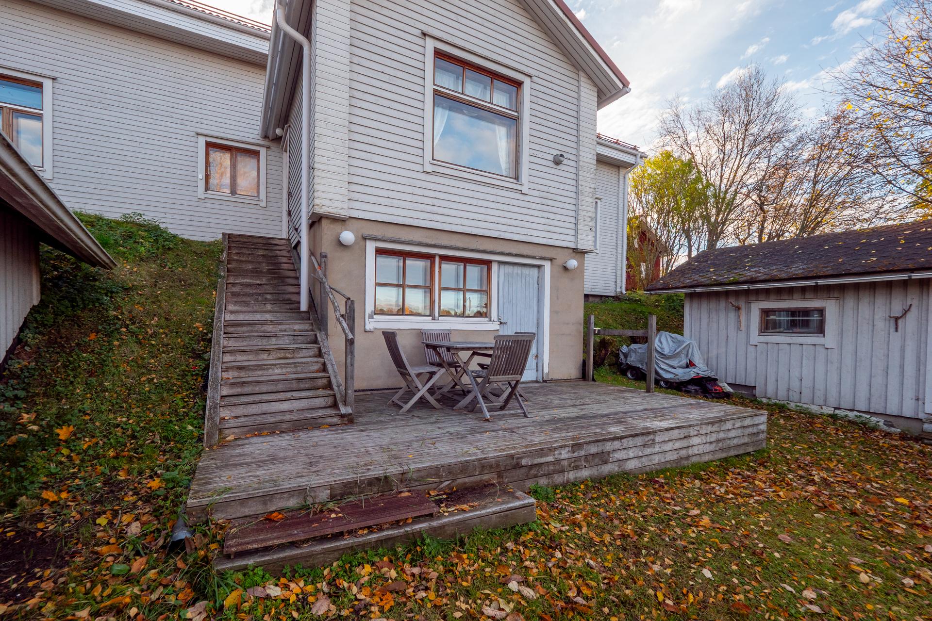 Alakatu 10, Hamina, Ii