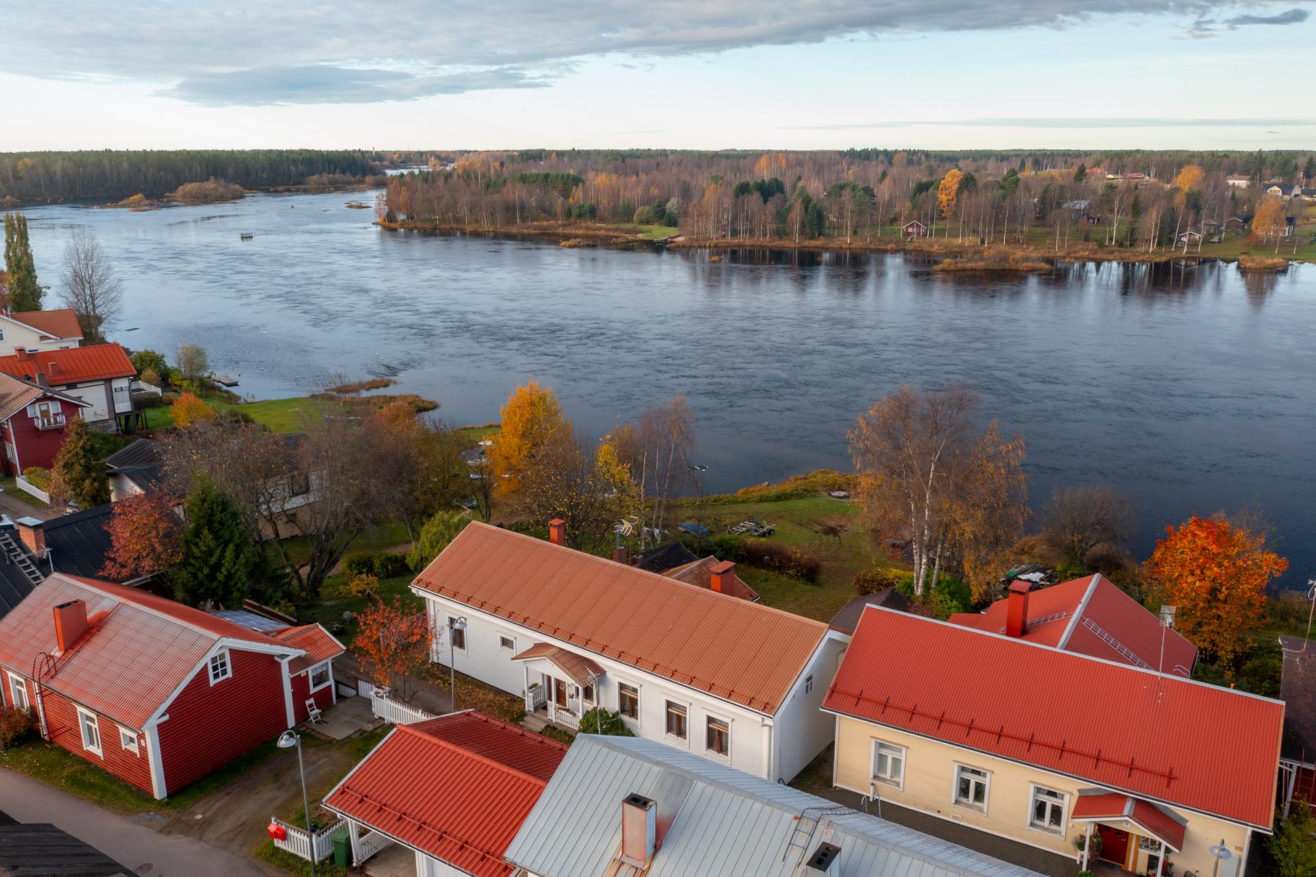 Alakatu 10, Hamina, Ii