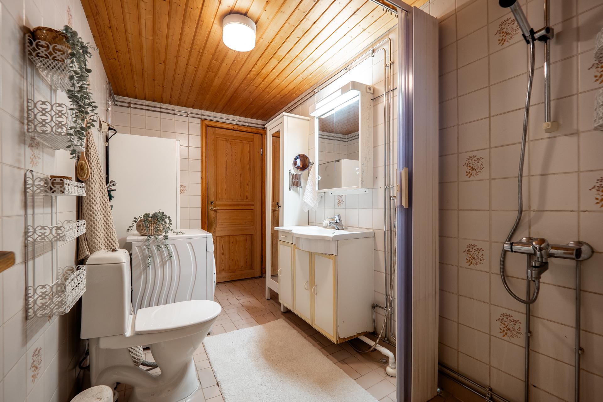 Alakatu 10, Hamina, Ii