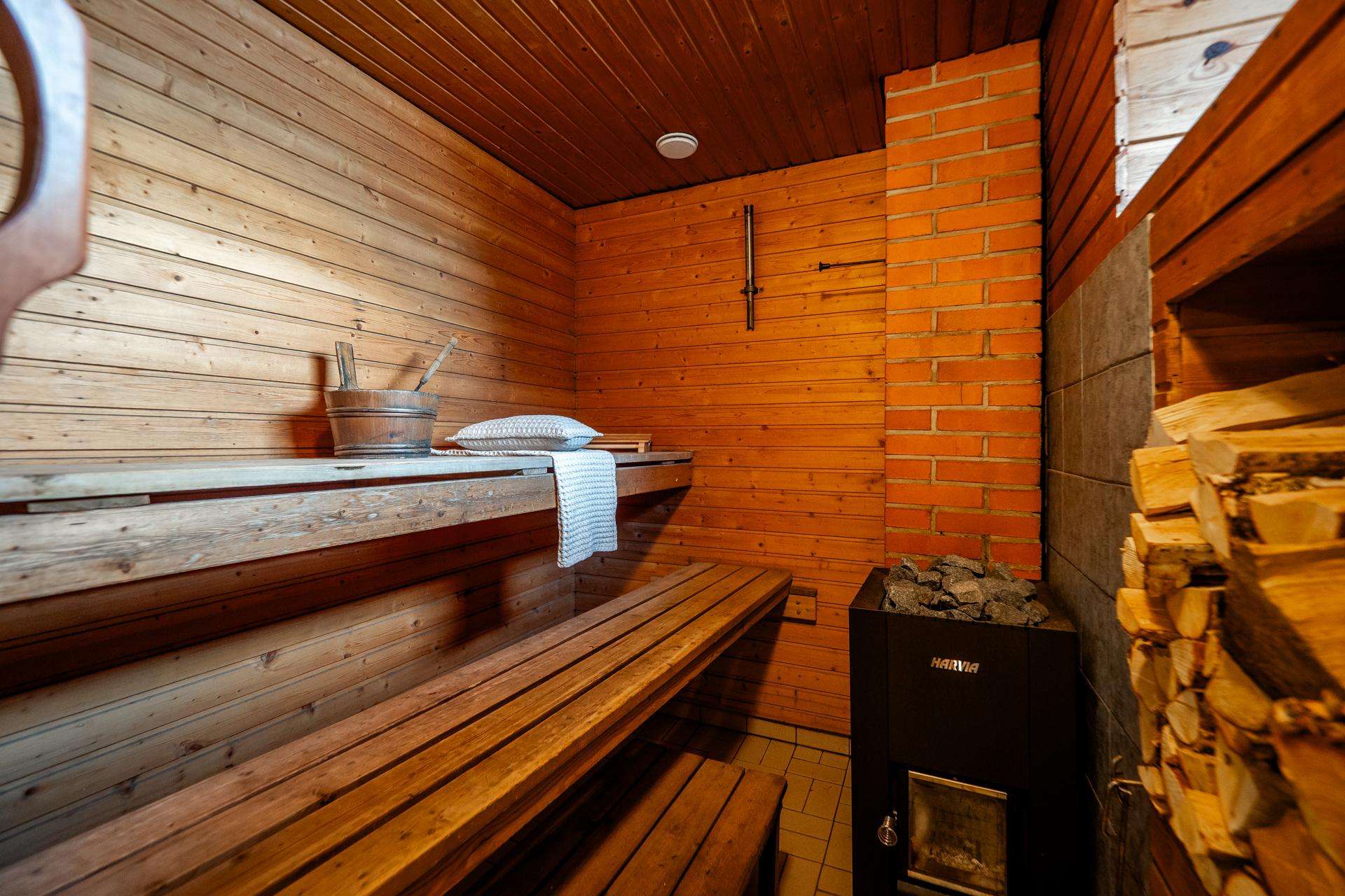 Alakatu 10, Hamina, Ii