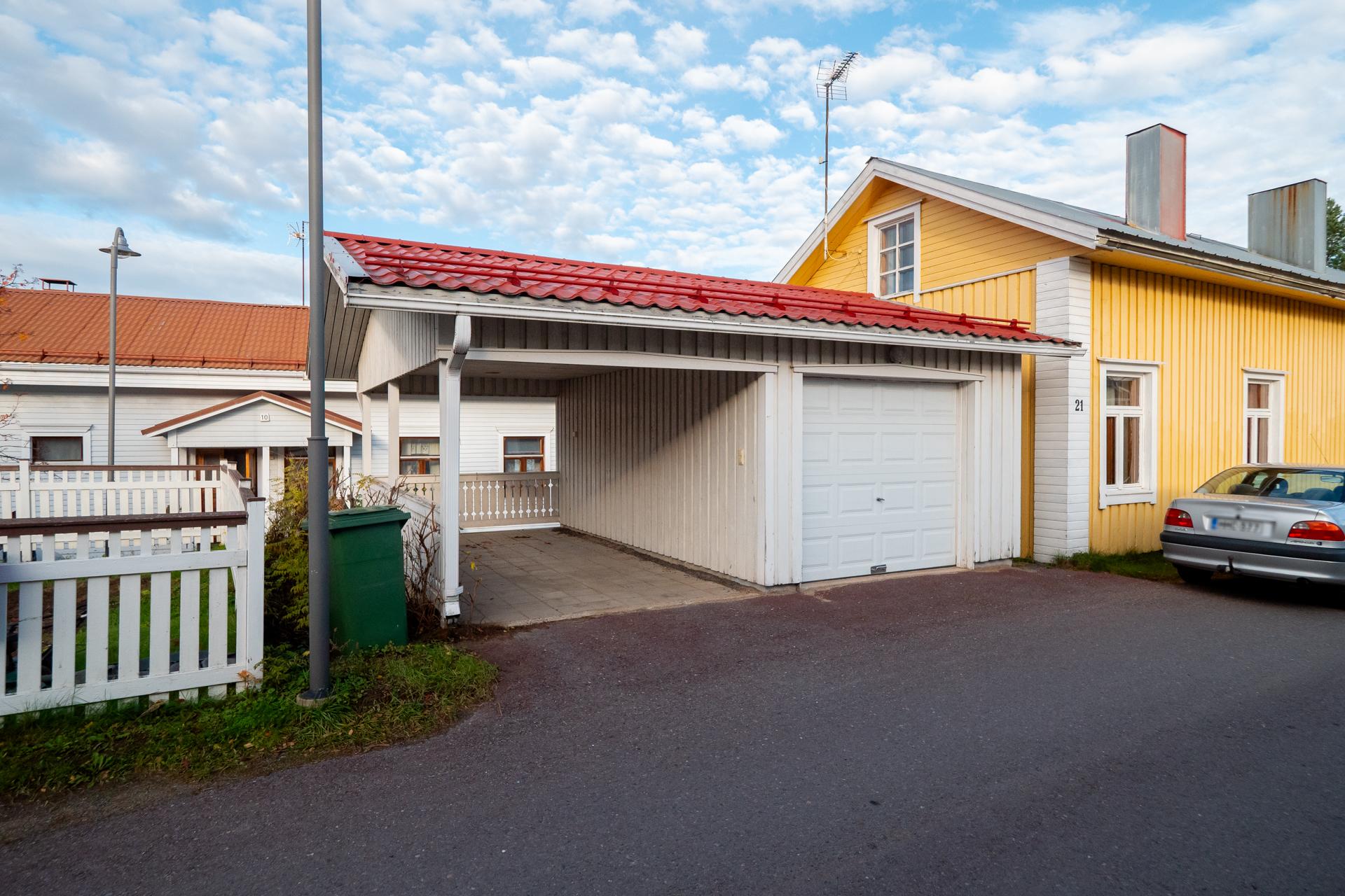 Alakatu 10, Hamina, Ii