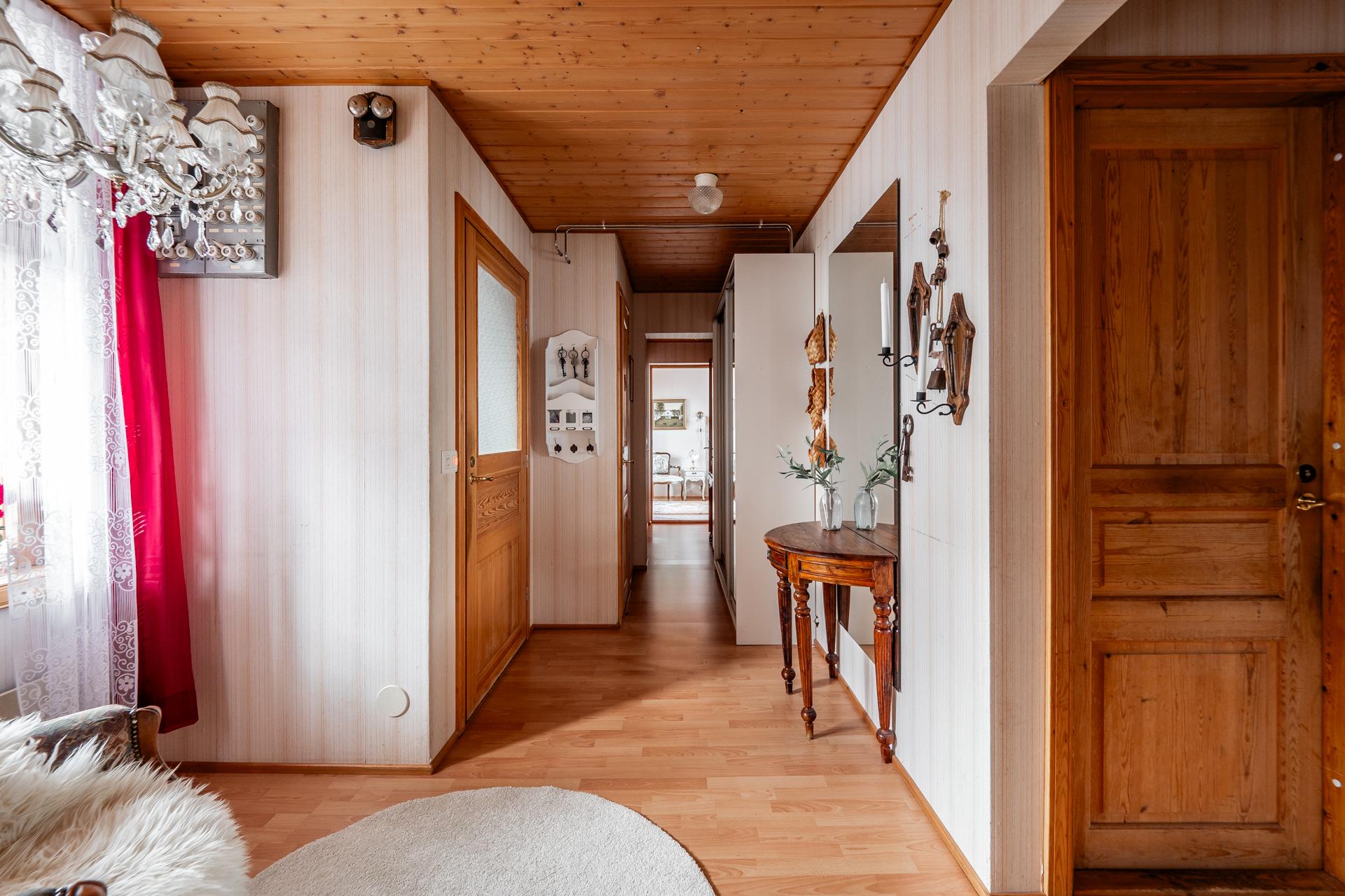 Alakatu 10, Hamina, Ii