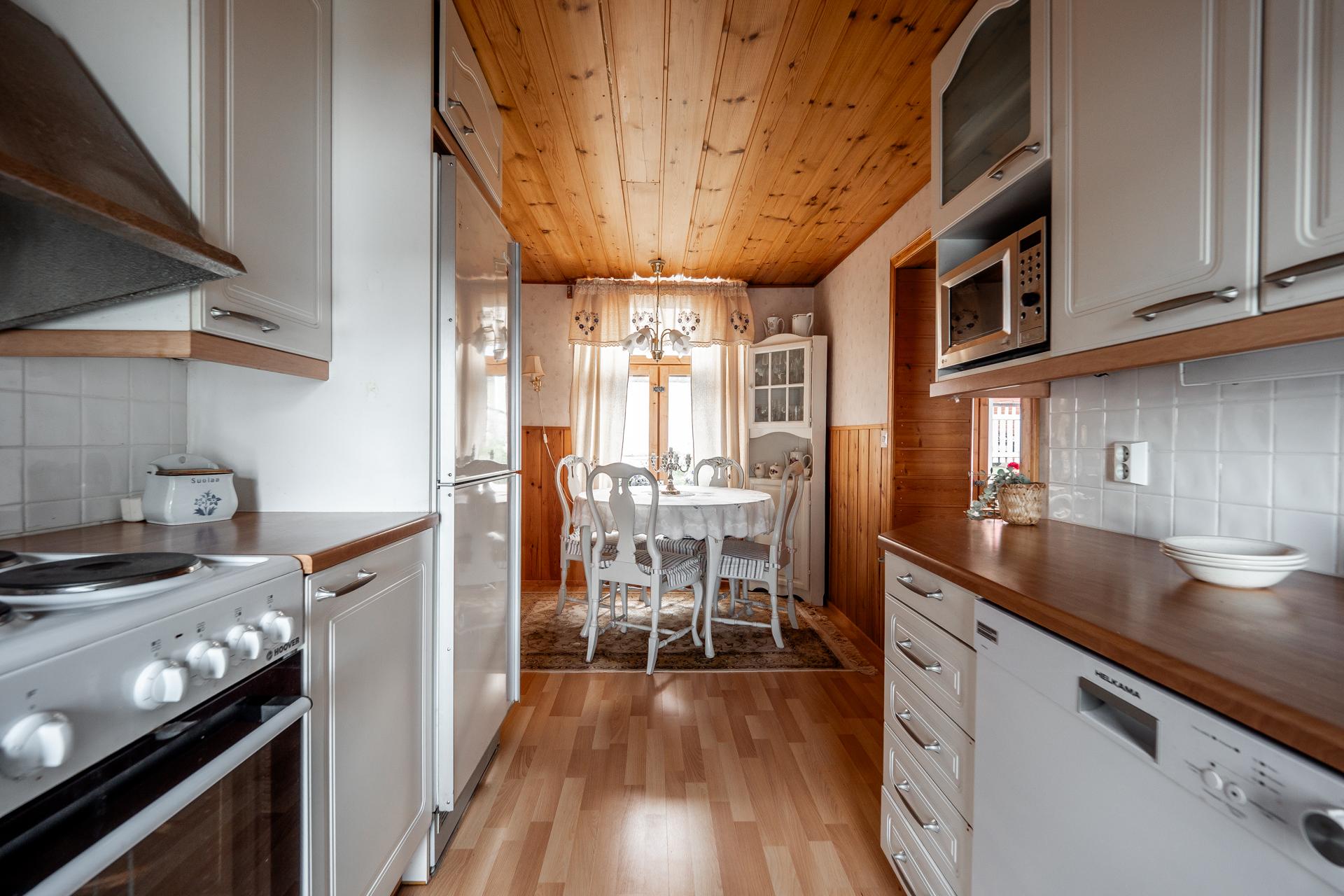 Alakatu 10, Hamina, Ii