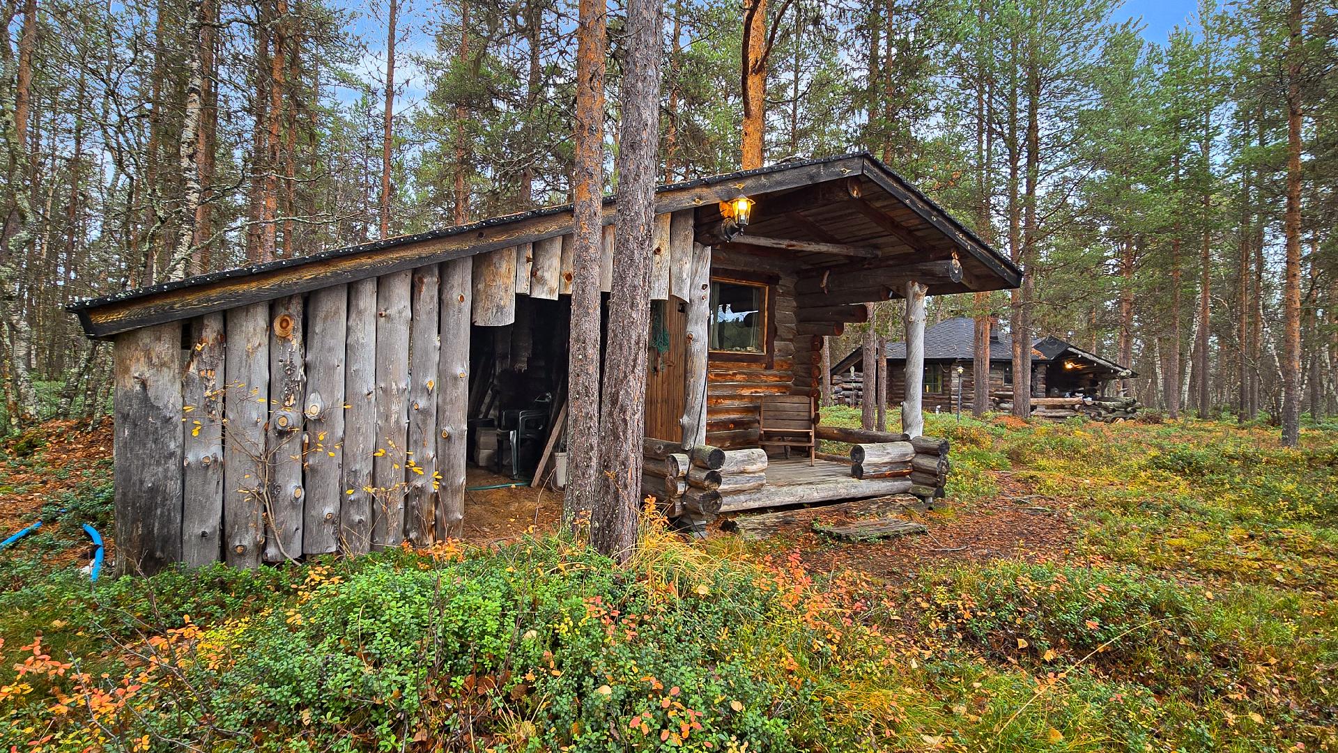 Kelkkakatos/varasto ja ulkosauna