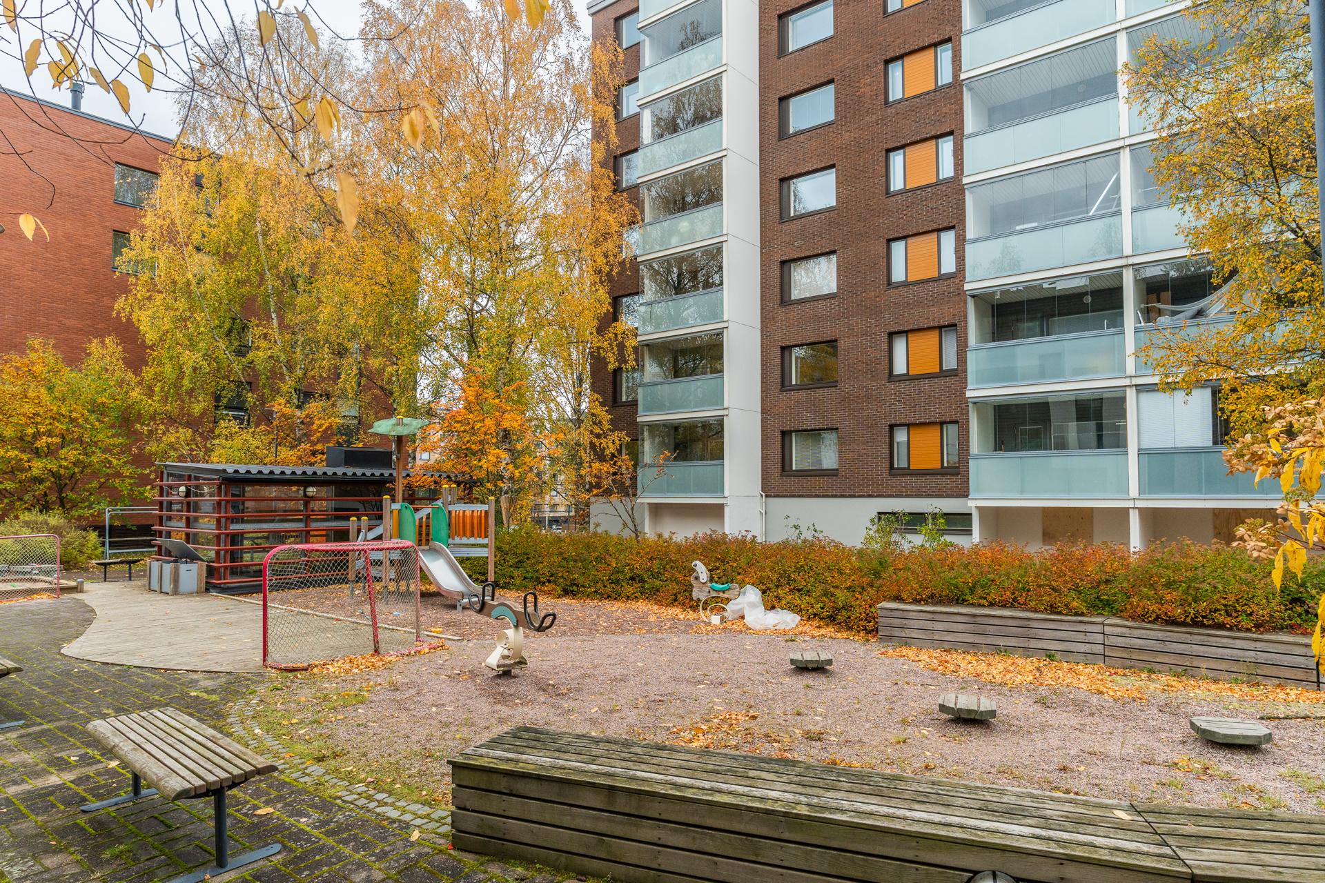 Itälahdenkatu 10, Lauttasaari, Helsinki