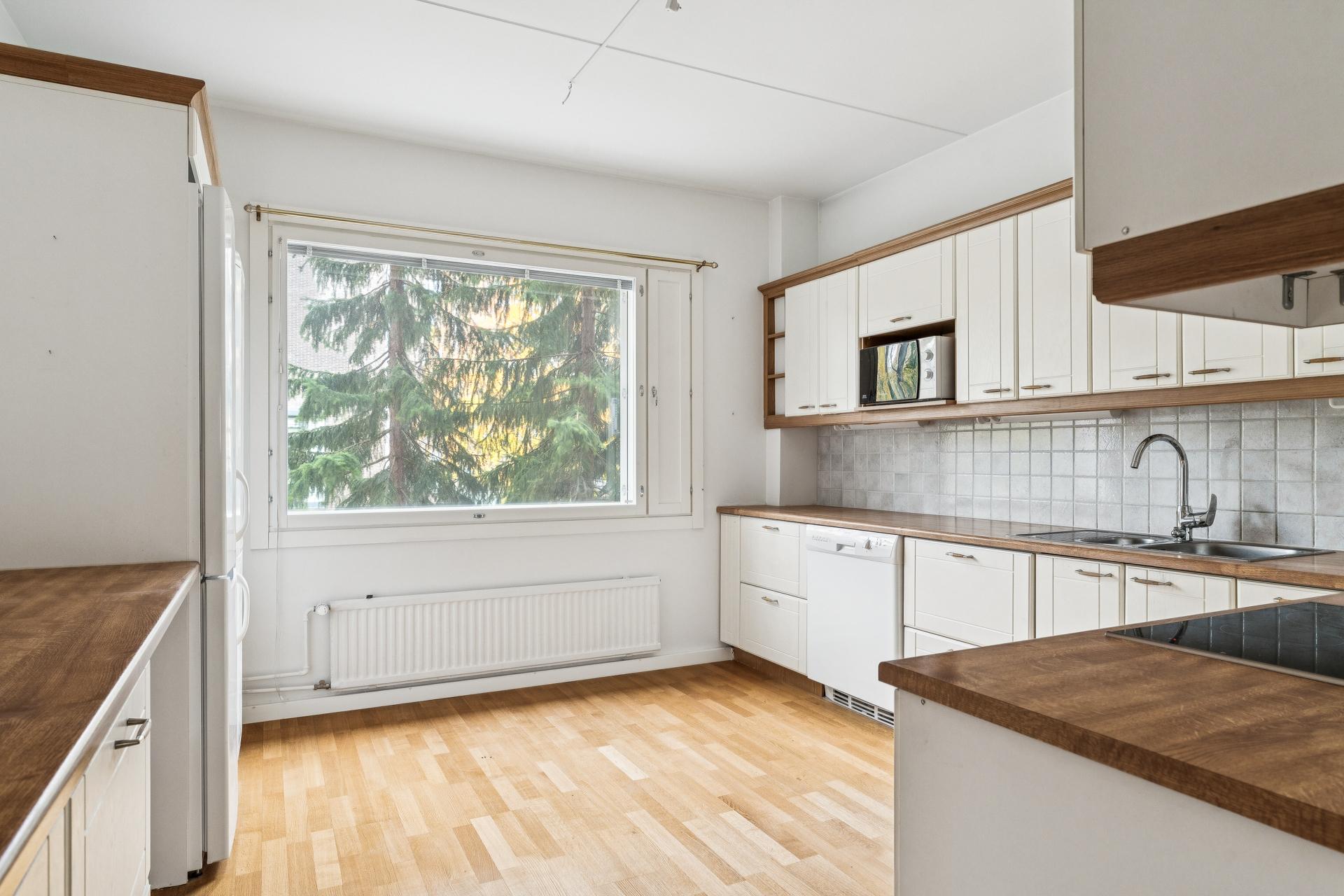 Itälahdenkatu 10, Lauttasaari, Helsinki