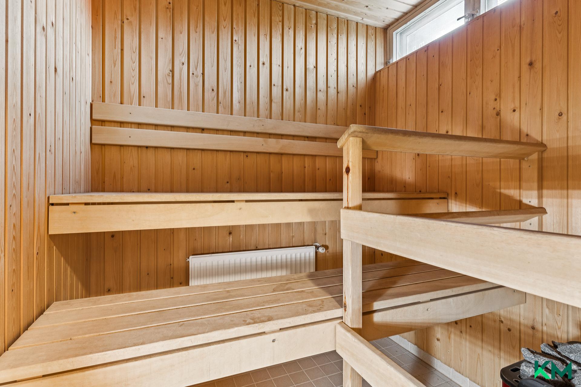 Yhtiön sauna...