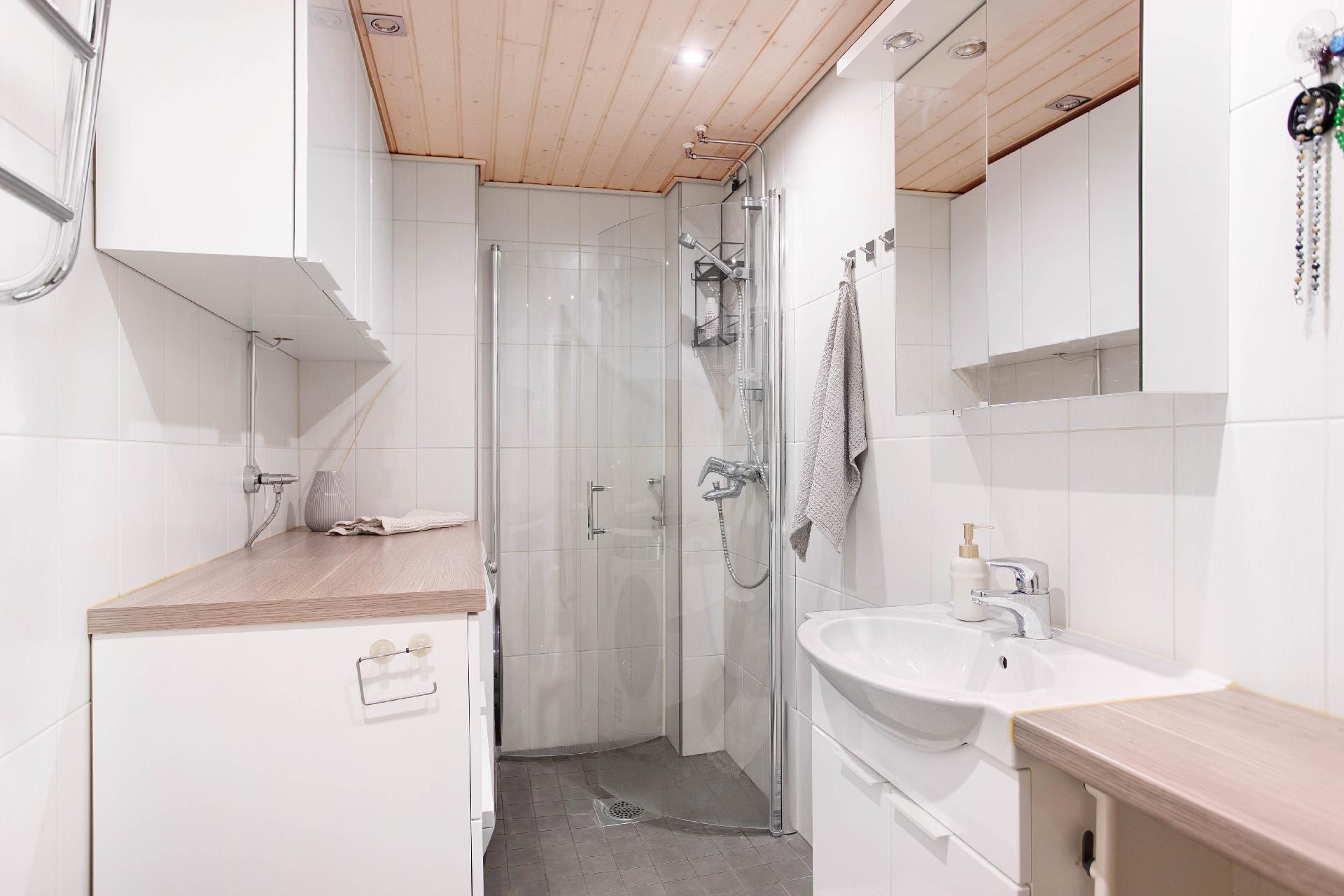 Kph remontoitu 2011 putkiremontin yhteydessä 