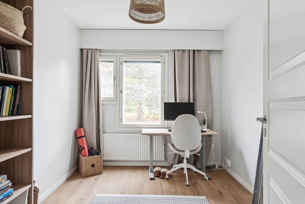 Hietaniitynpolku 2, Malmi, Helsinki