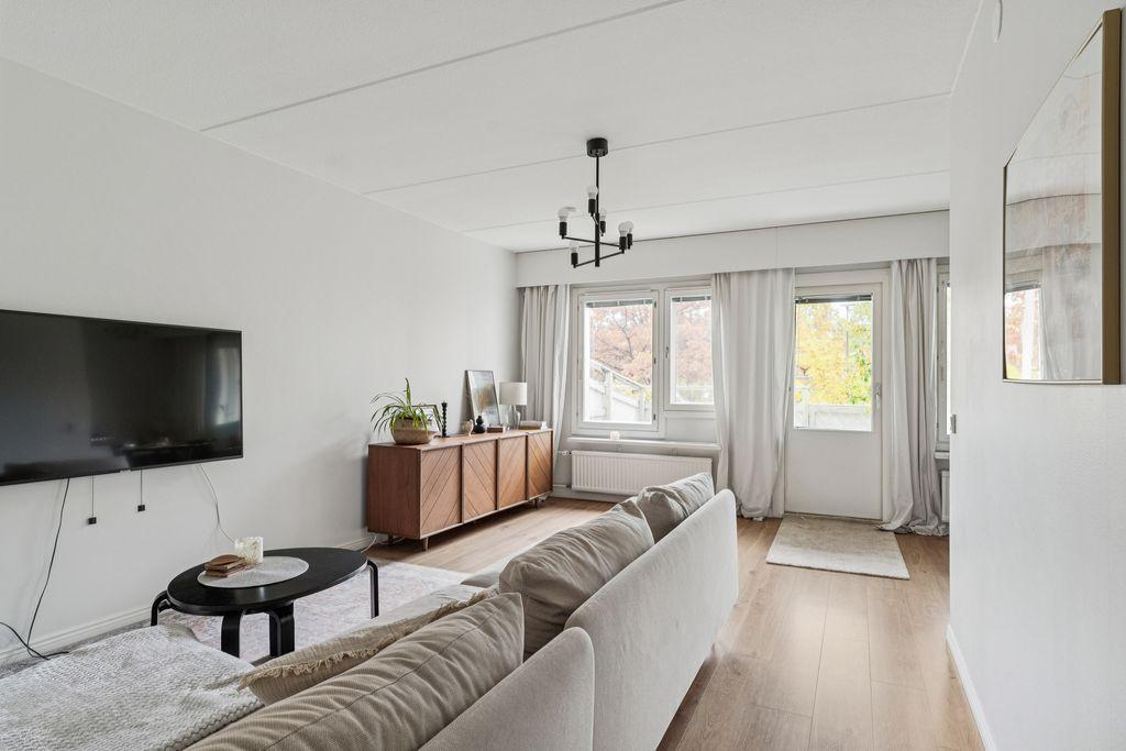 Hietaniitynpolku 2, Malmi, Helsinki