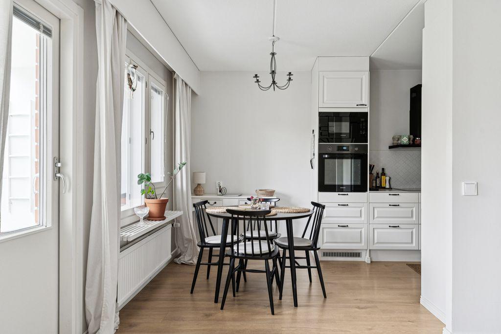 Hietaniitynpolku 2, Malmi, Helsinki