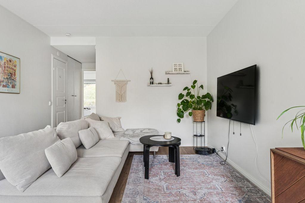 Hietaniitynpolku 2, Malmi, Helsinki