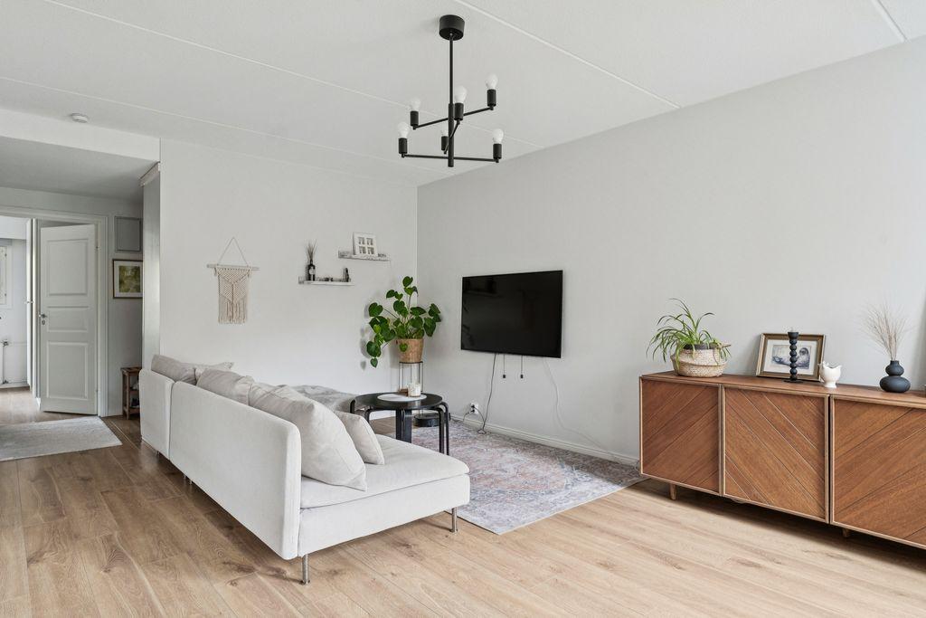 Hietaniitynpolku 2, Malmi, Helsinki