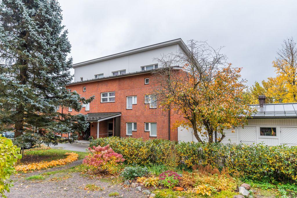 Hietaniitynpolku 2, Malmi, Helsinki