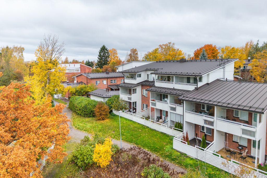 Hietaniitynpolku 2, Malmi, Helsinki