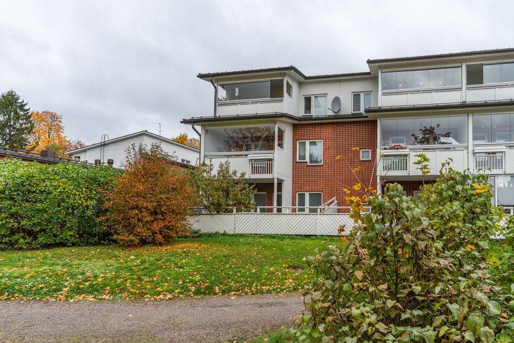 Hietaniitynpolku 2, Malmi, Helsinki