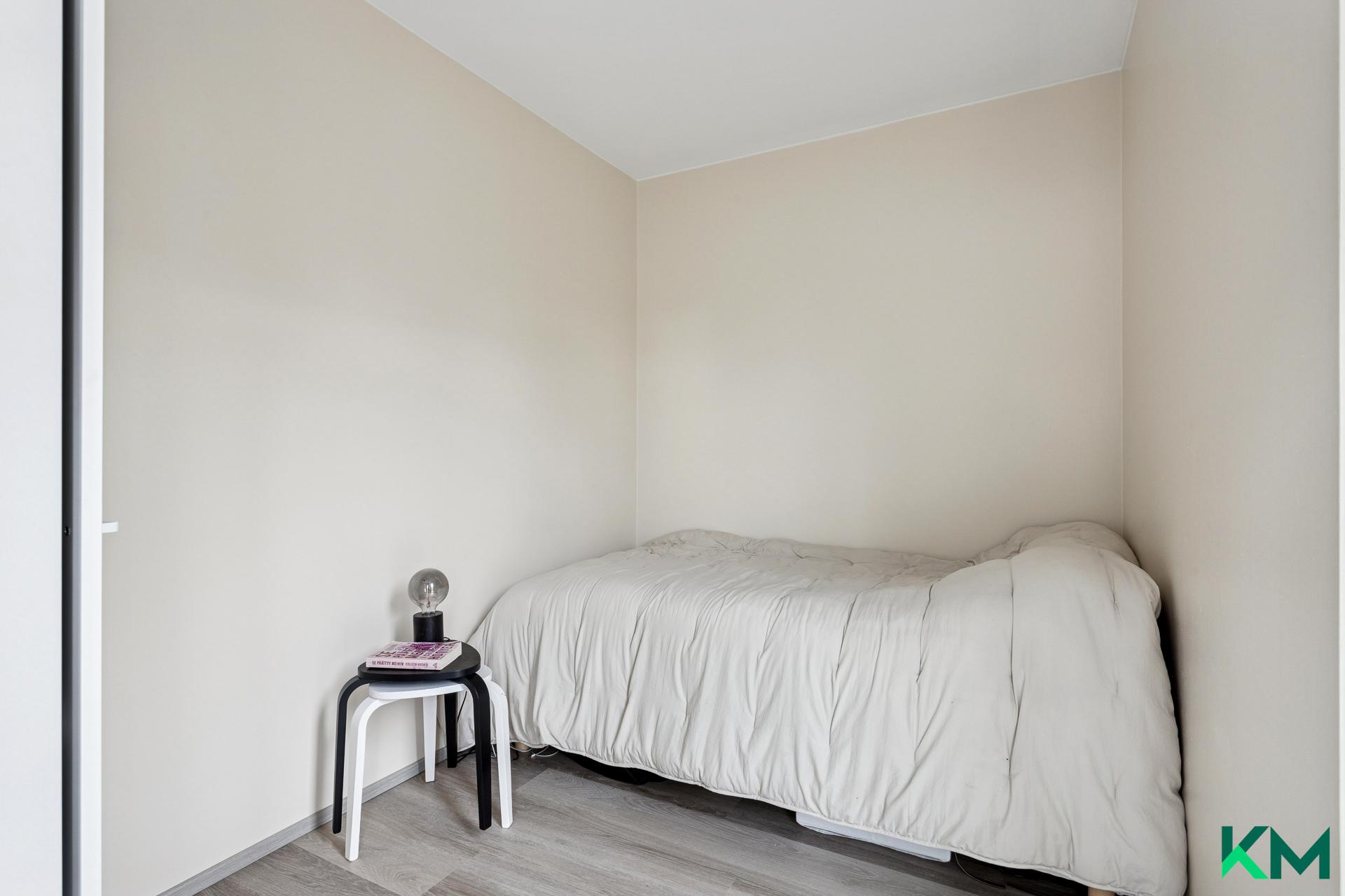 Alakerran makuuhuone