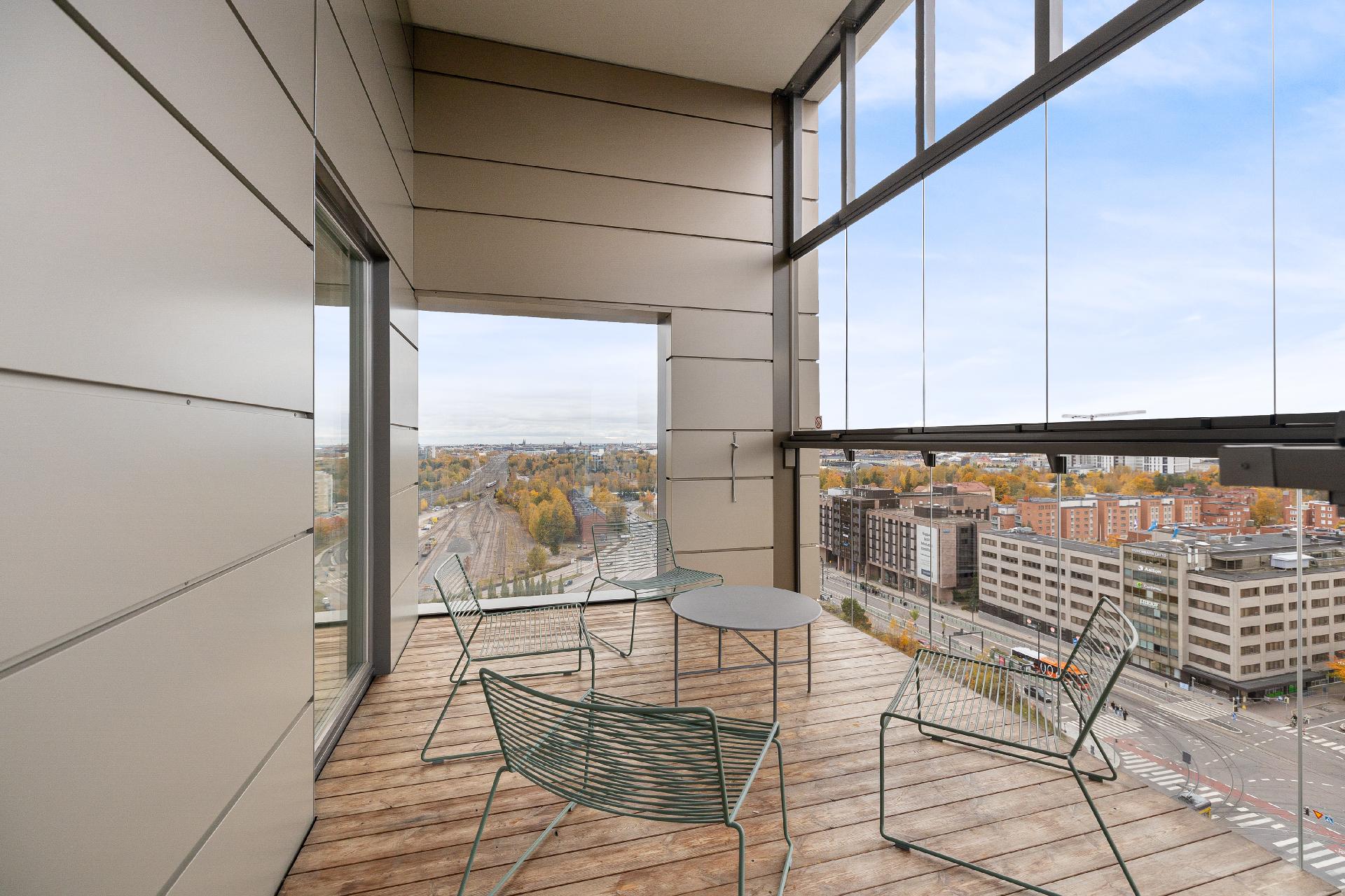 Yhtiön saunatilat sijaitsevat katolla 