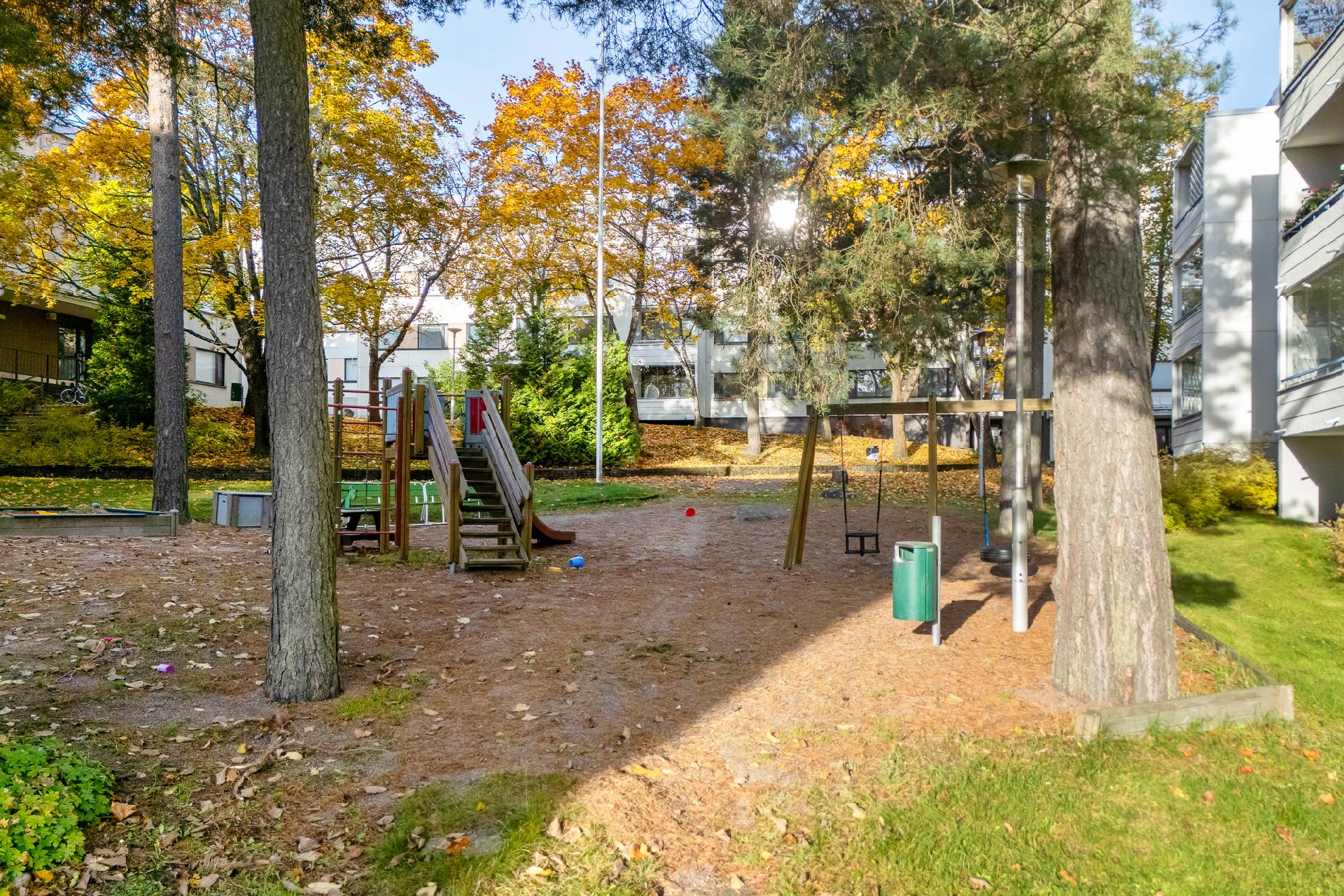 Maininkitie 12, Kivenlahti, Espoo