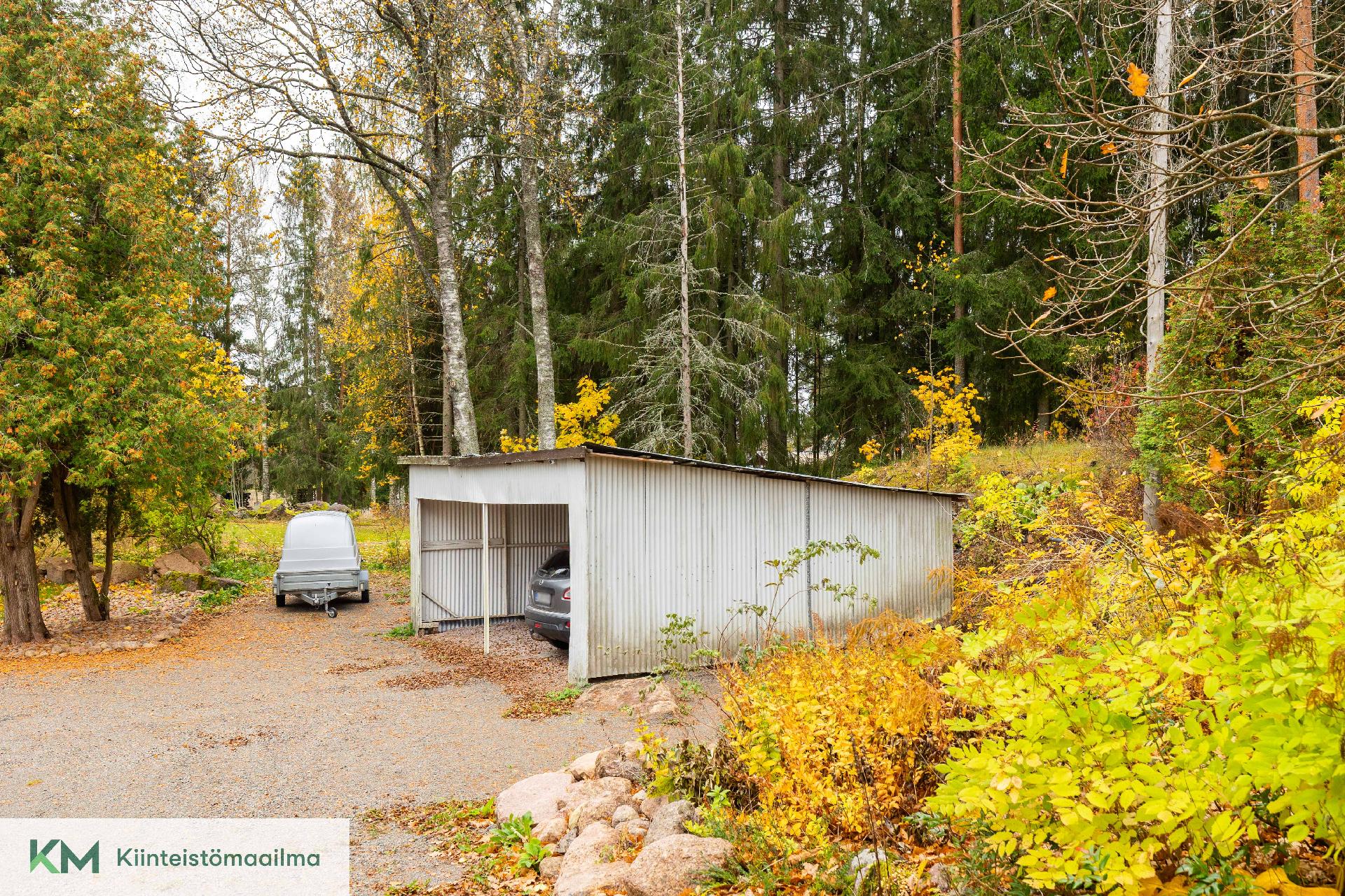 Autokatos kahdelle autolle