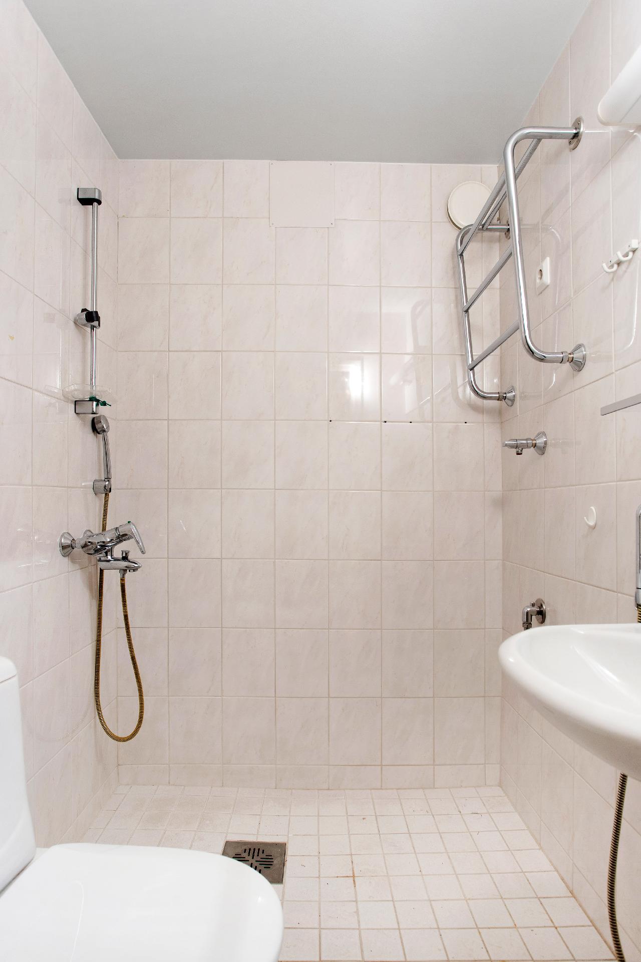 Gyldenintie 8, Lauttasaari, Helsinki