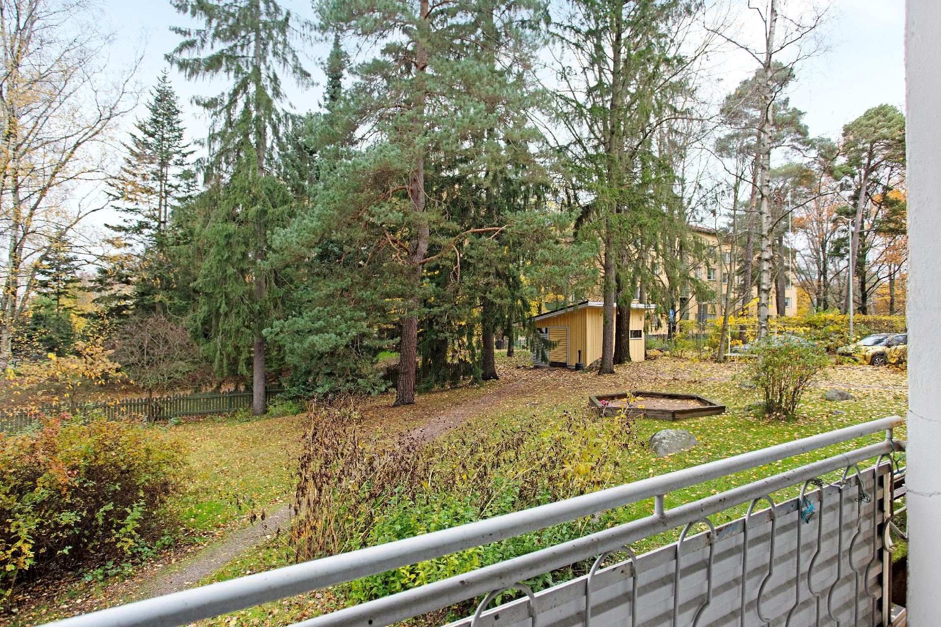 Gyldenintie 8, Lauttasaari, Helsinki