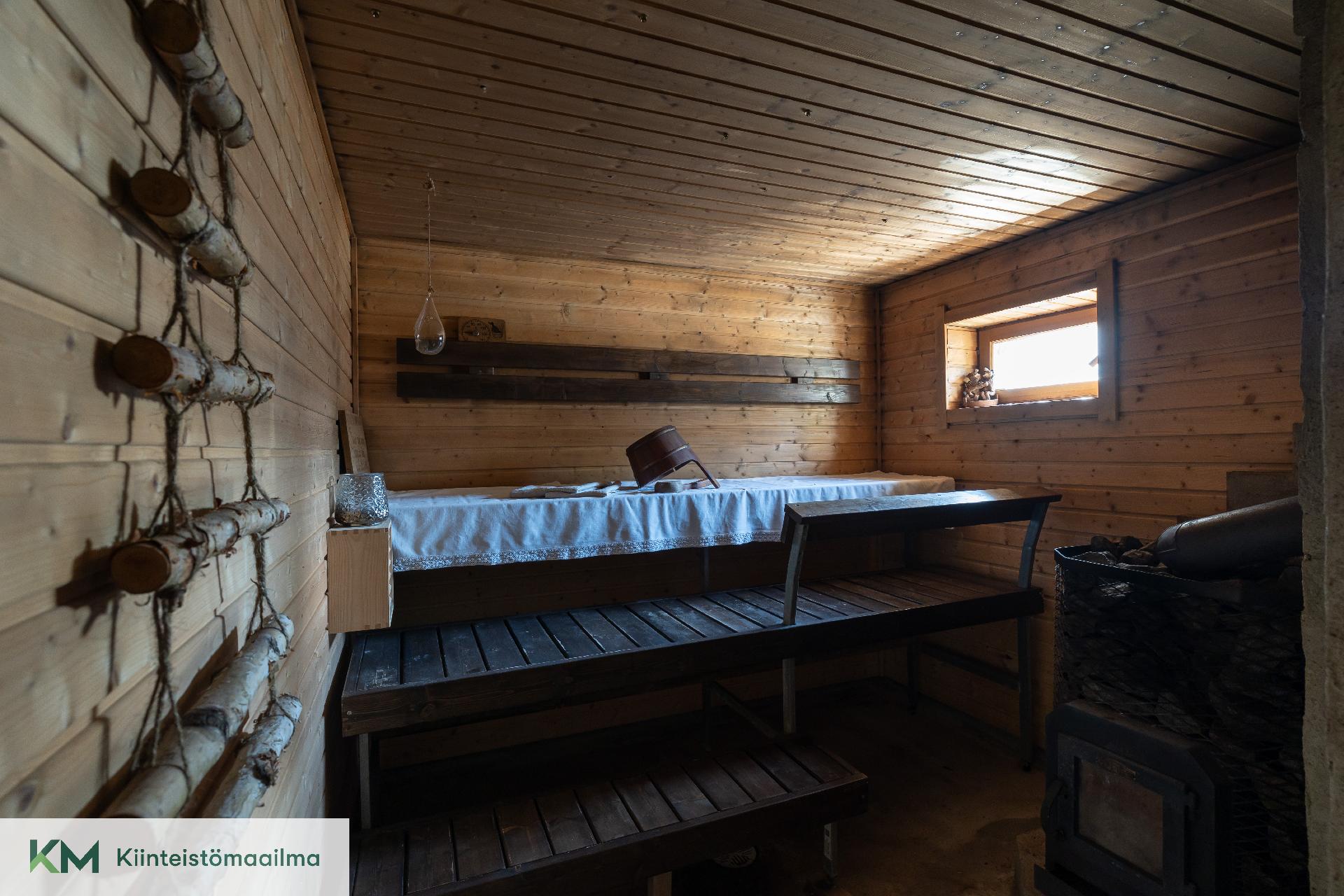 Vallikatu 11, Kierikkala, Kotka