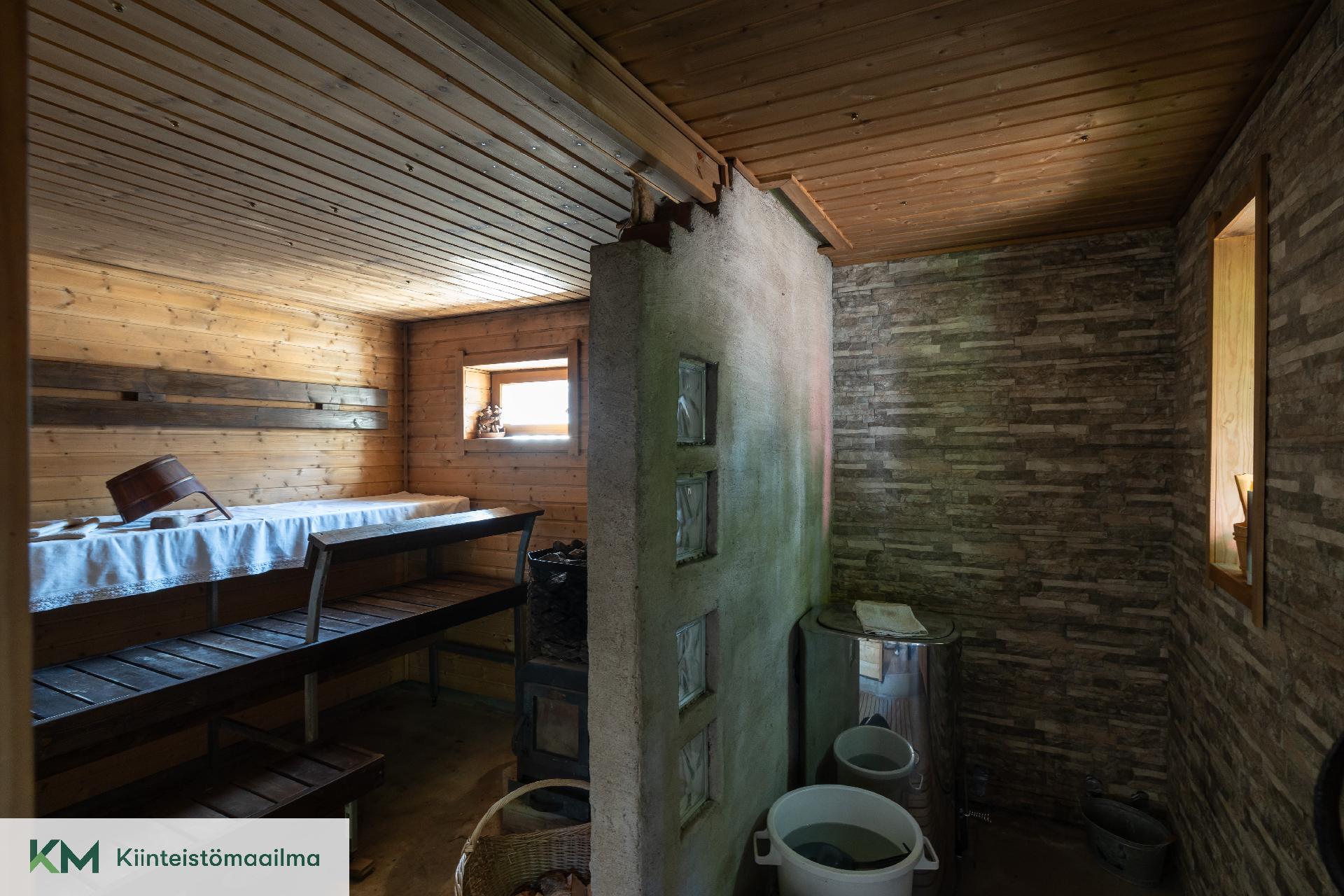 Vallikatu 11, Kierikkala, Kotka