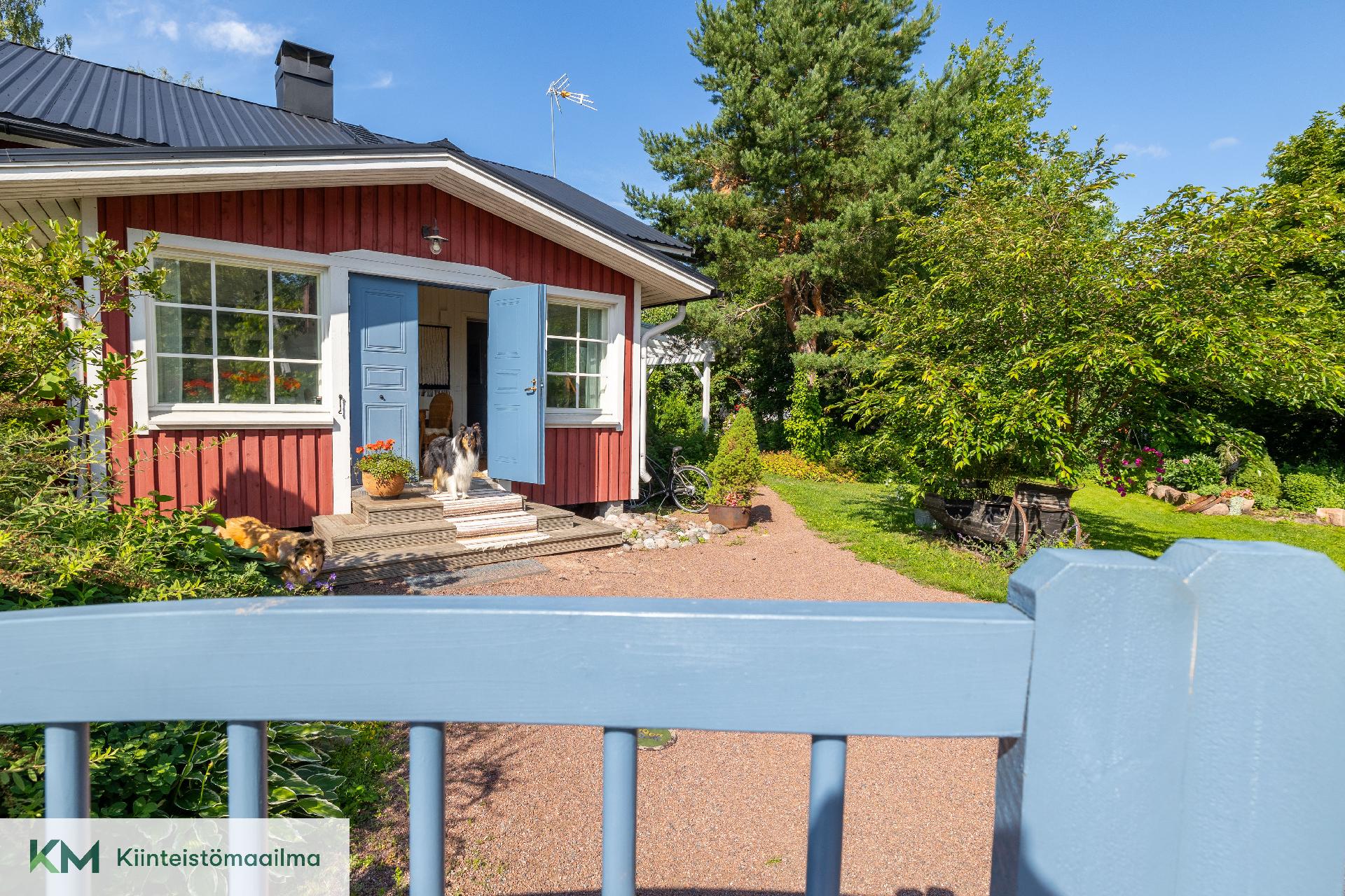 Vallikatu 11, Kierikkala, Kotka