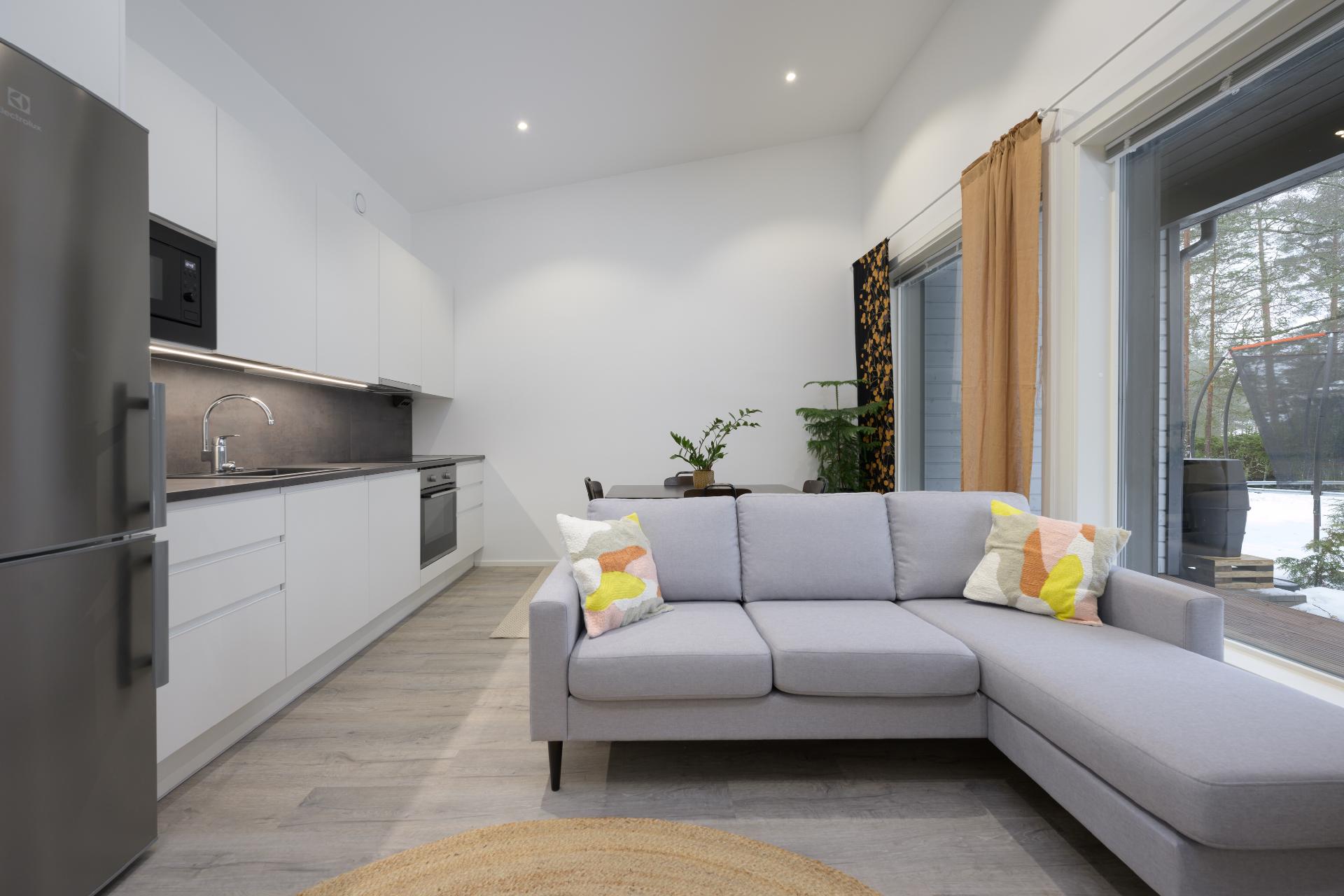 Kuvat ovat vastaavasta peilikuva-asunnosta taloyhtiössä