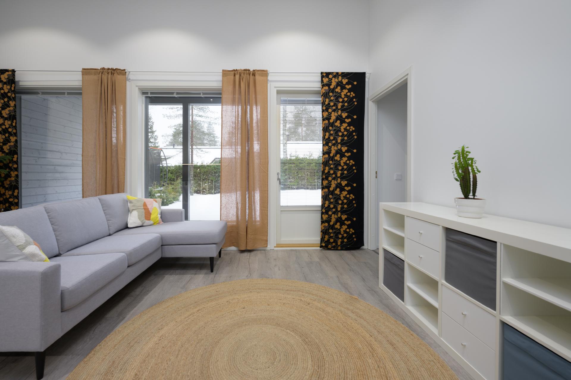 Kuvat ovat vastaavasta peilikuva-asunnosta taloyhtiössä